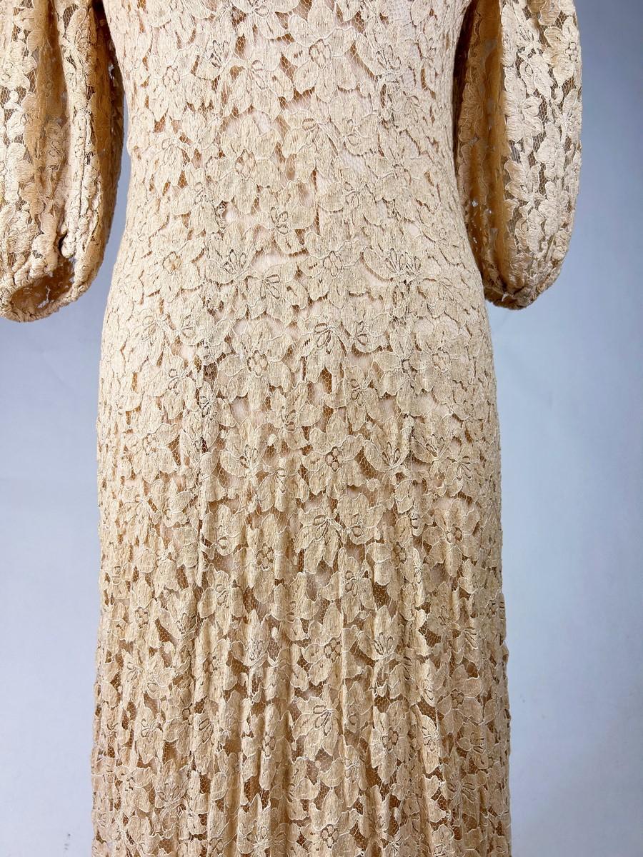 Evening dress in Caudry lace - France or Europe Circa 1935-1942 For Sale 8