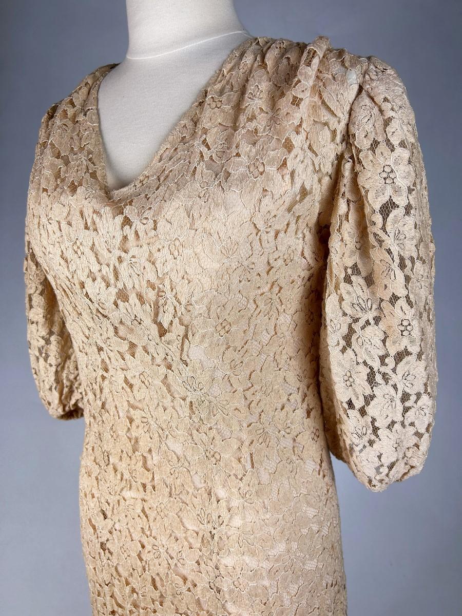 Evening dress in Caudry lace - France or Europe Circa 1935-1942 For Sale 10