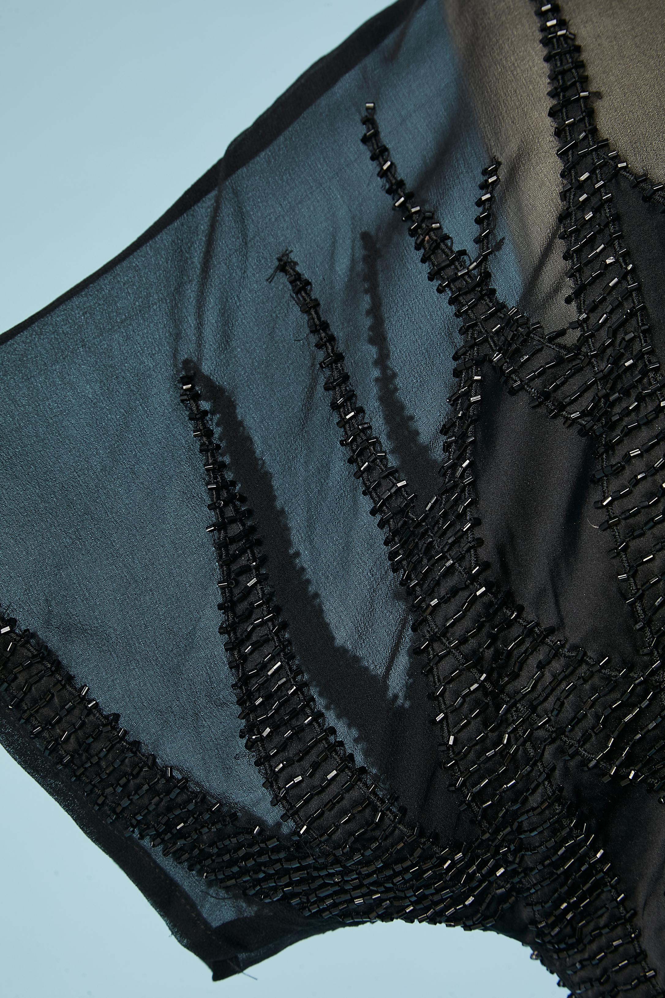 Evening dress in chiffon and satin with beadwork Nancy Johnson In Excellent Condition For Sale In Saint-Ouen-Sur-Seine, FR