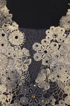 Abito da sera con strass e ricami su base di tulle Gai Mattiolo