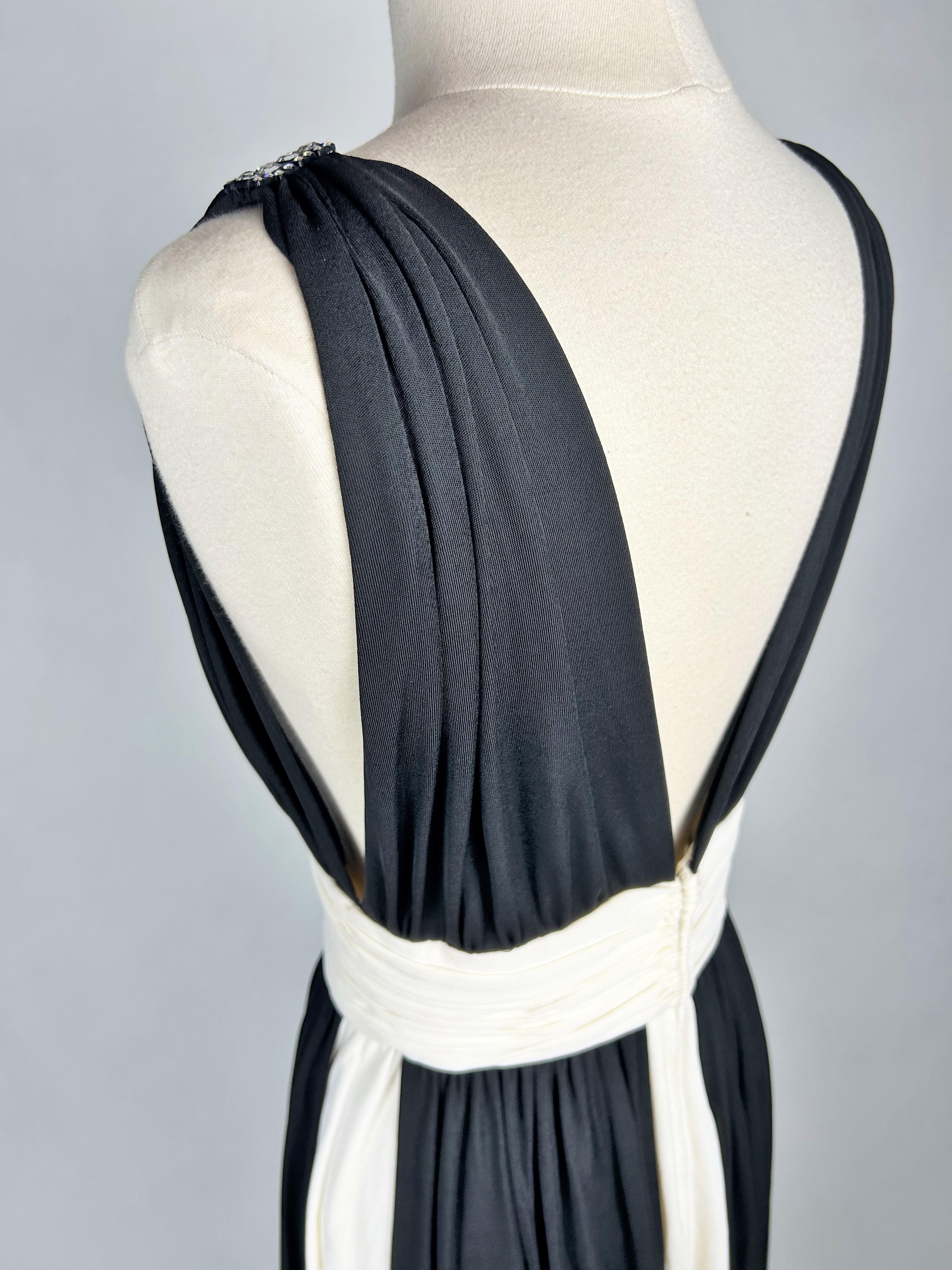 Abendkleid von Loris Azzaro aus schwarzem und weißem Seidenjersey - Paris CIRCA 1980 im Angebot 6