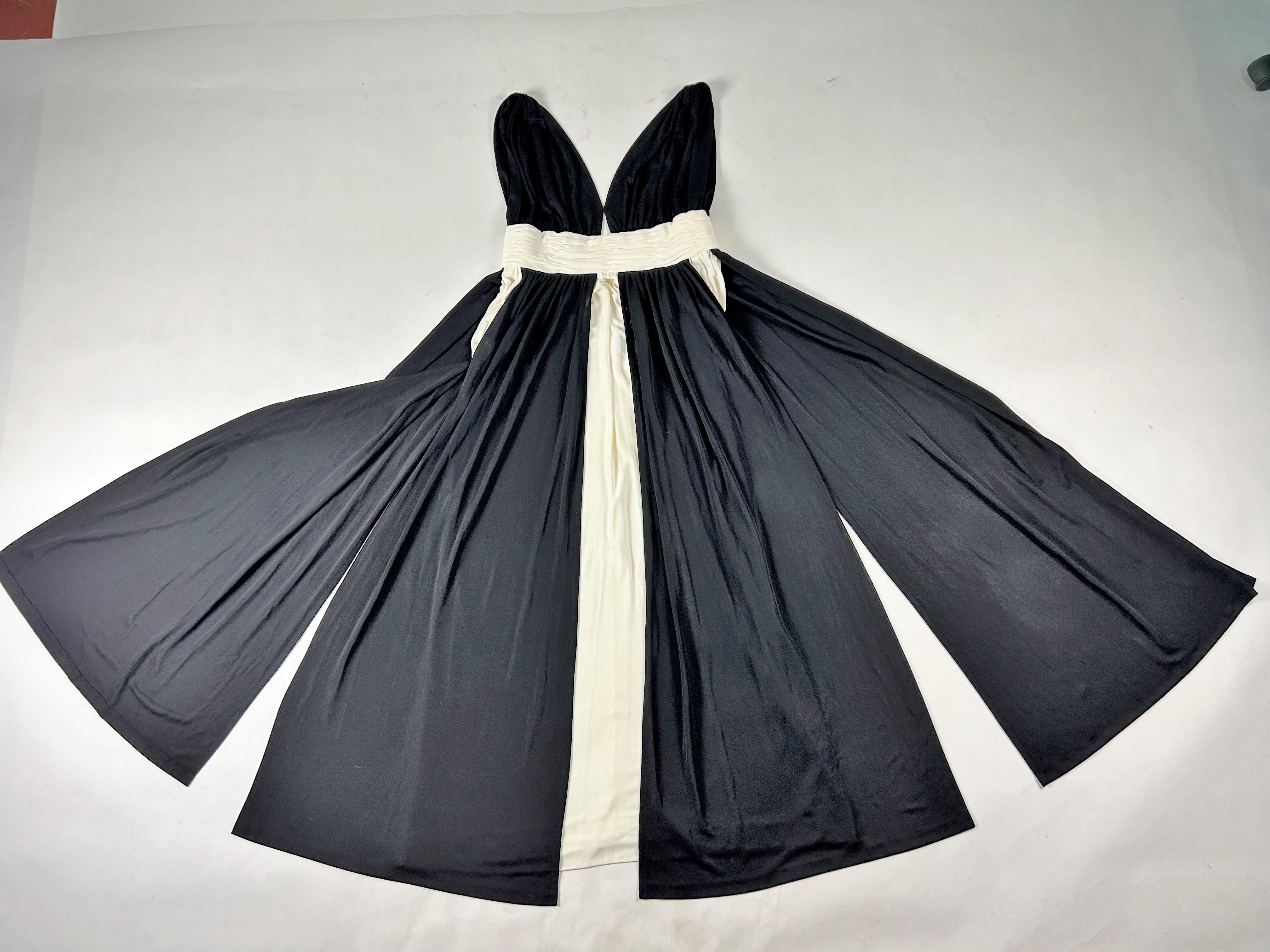Abendkleid von Loris Azzaro aus schwarzem und weißem Seidenjersey - Paris CIRCA 1980 im Angebot 8
