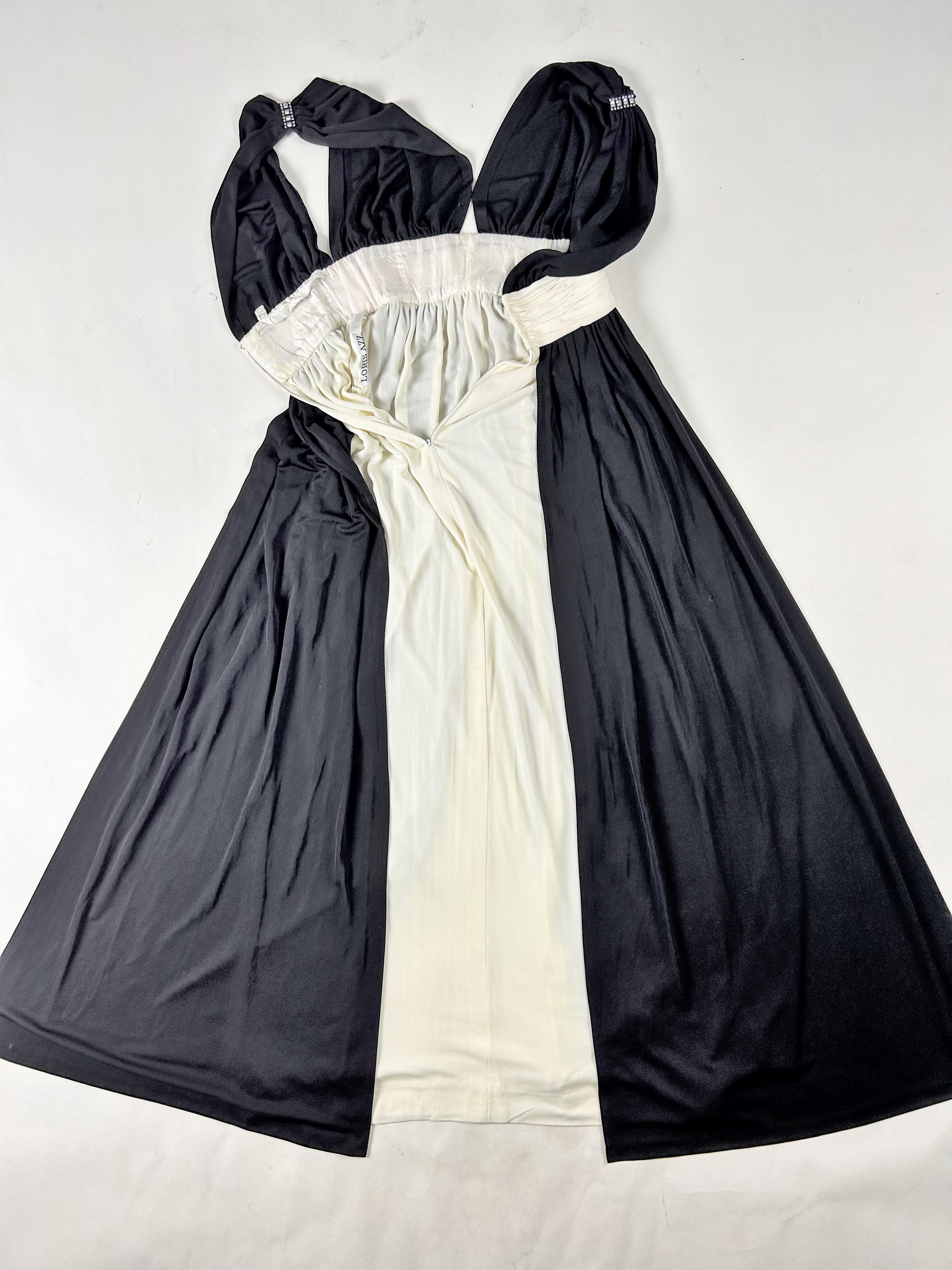Abendkleid von Loris Azzaro aus schwarzem und weißem Seidenjersey - Paris CIRCA 1980 im Angebot 10