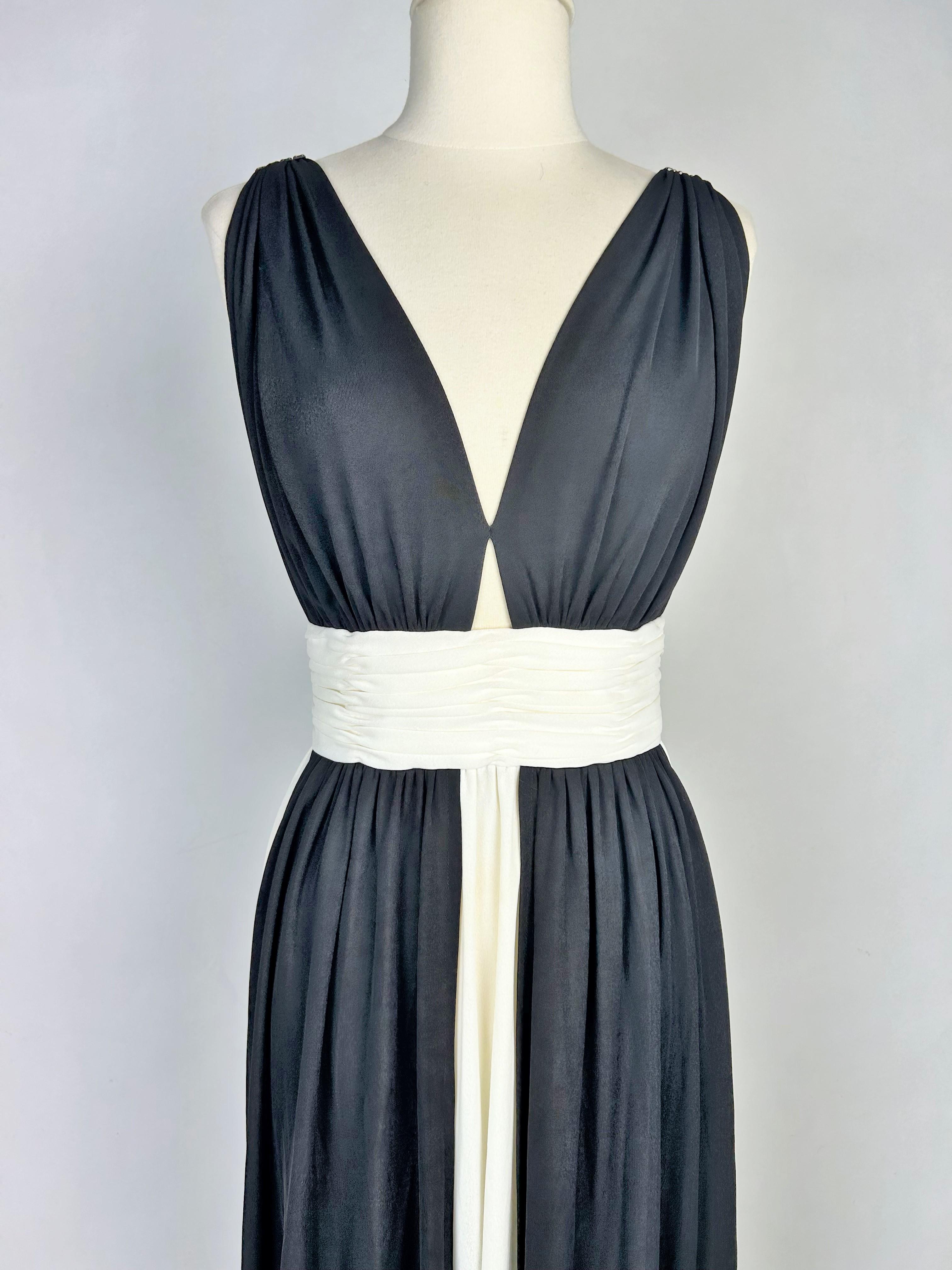 Abendkleid von Loris Azzaro aus schwarzem und weißem Seidenjersey - Paris CIRCA 1980 im Zustand „Gut“ im Angebot in Toulon, FR