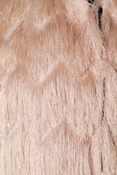 Abendjacke aus blassrosa Seidenfäden mit Fransen und Seidenjacquard-Futter