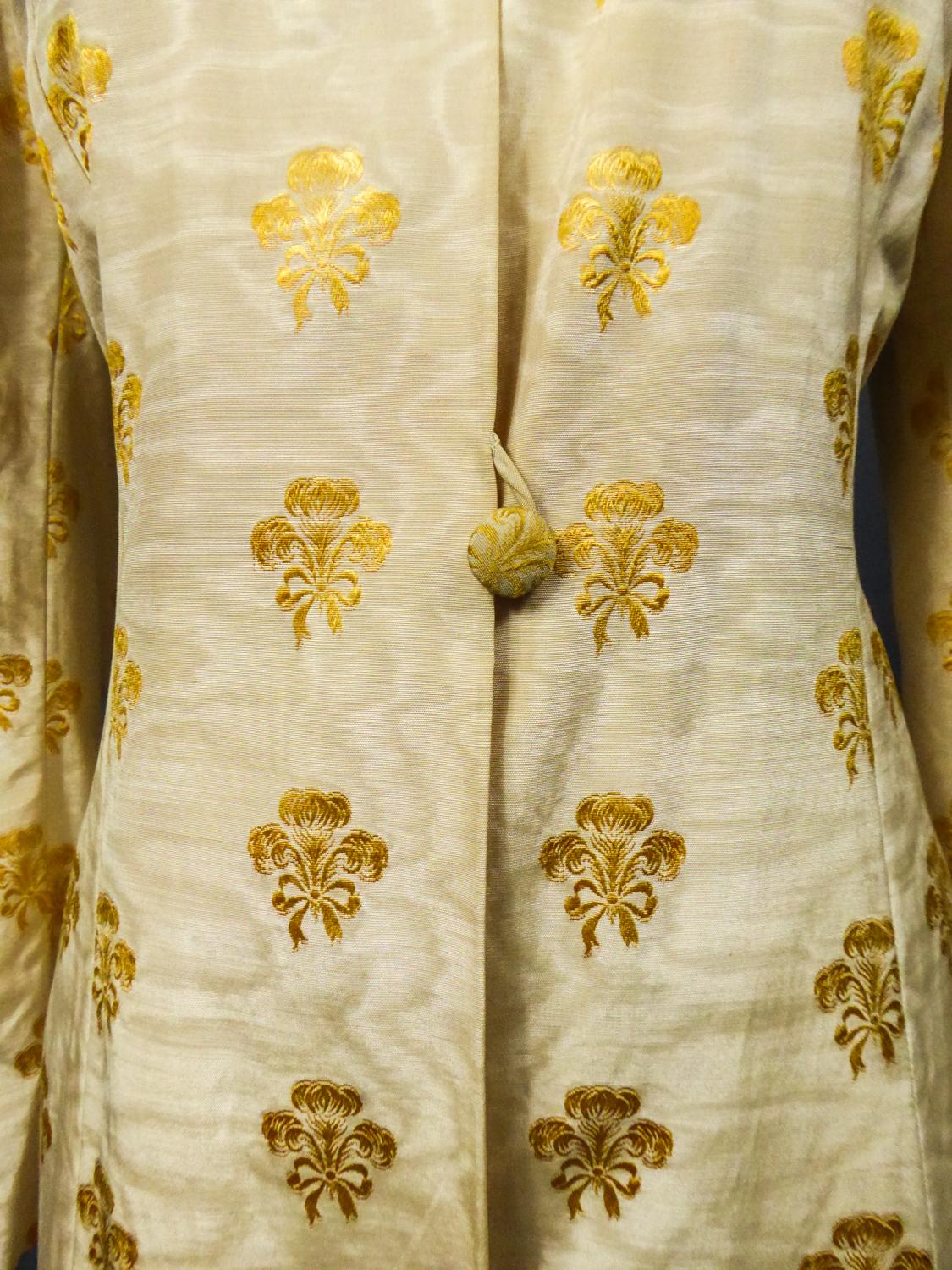 Evening or Interior Coat in Yellow Façonné Silk Moire Circa 1935 In Excellent Condition In Toulon, FR