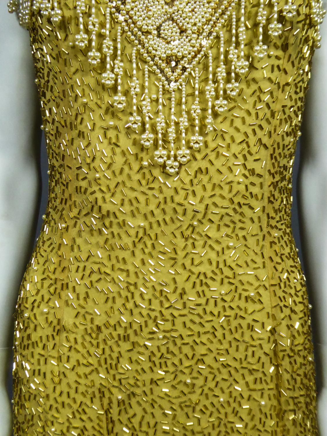 A French Evening or Party Dress Embroidered With Pearls & sequins Circa 1980 In Good Condition In Toulon, FR