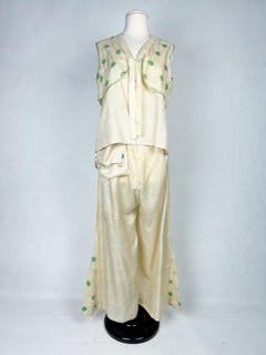 Evening pajamas in silk printed with green polka dots - France Circa 1930