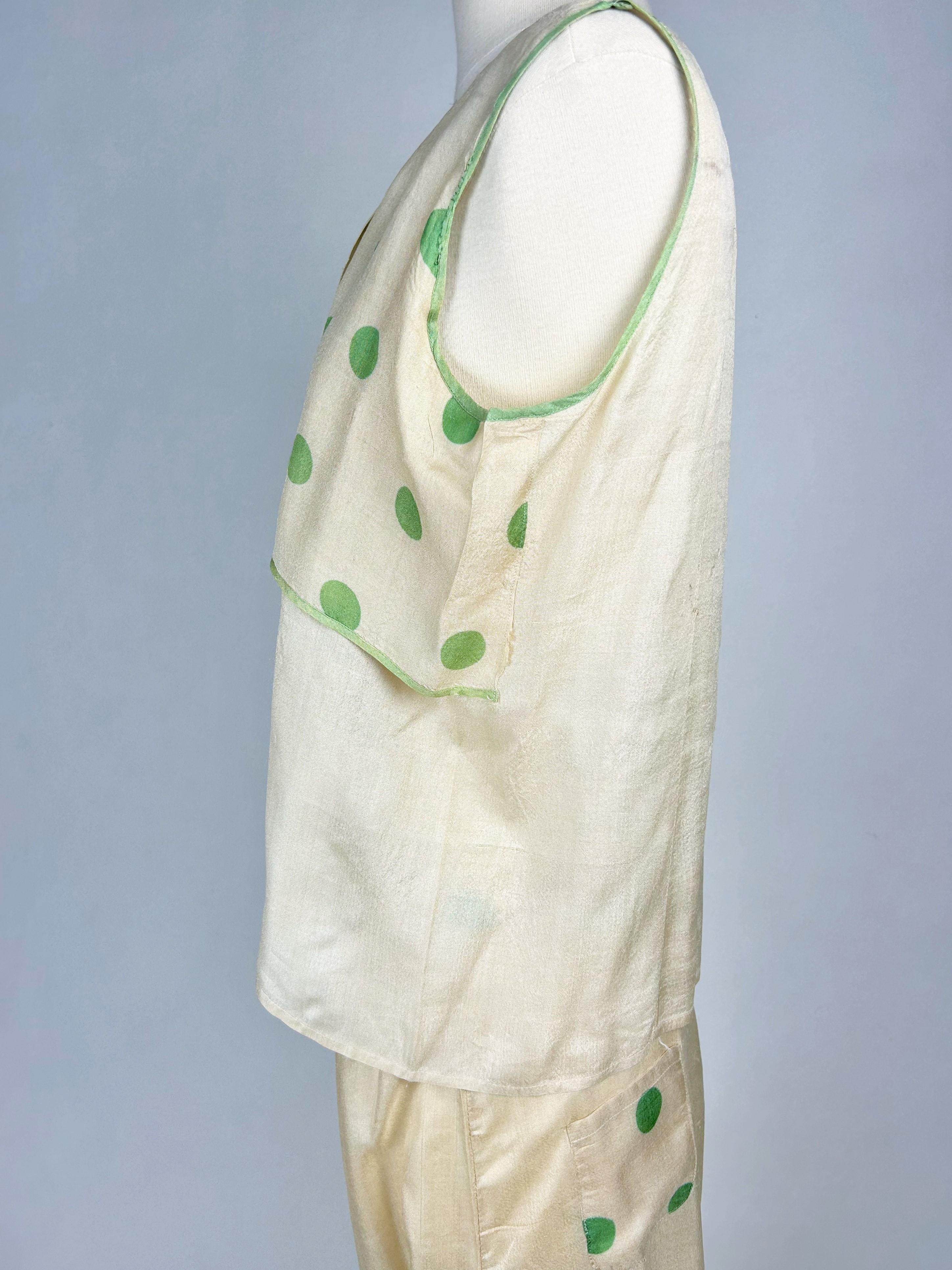 Pyjama du soir en soie imprimée à pois verts - France Circa 1930 en vente 3