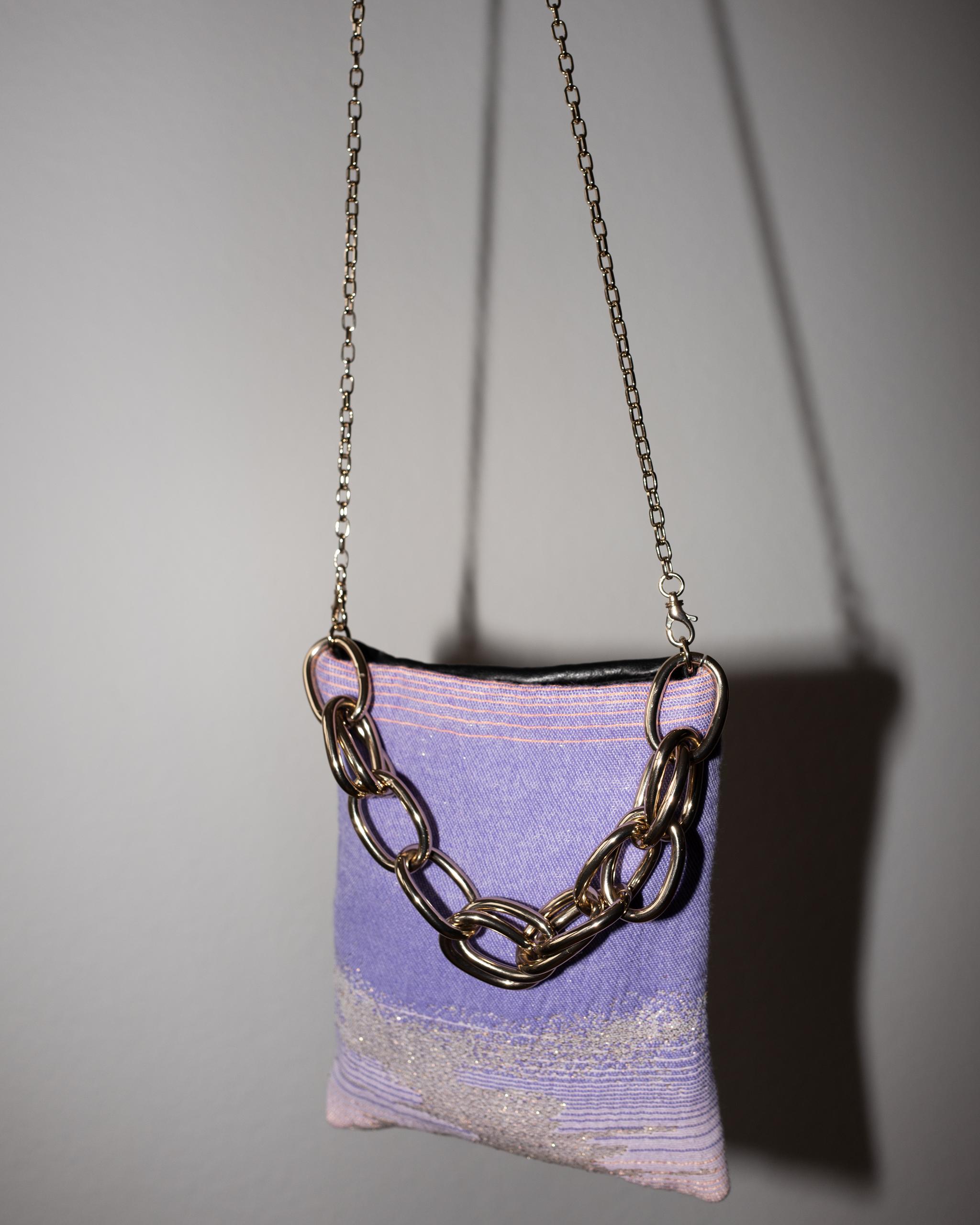 Evening Shoulder Bag Pastel Lilac Pink Lurex  Black Leather Gold Chunky Chain For Sale 4