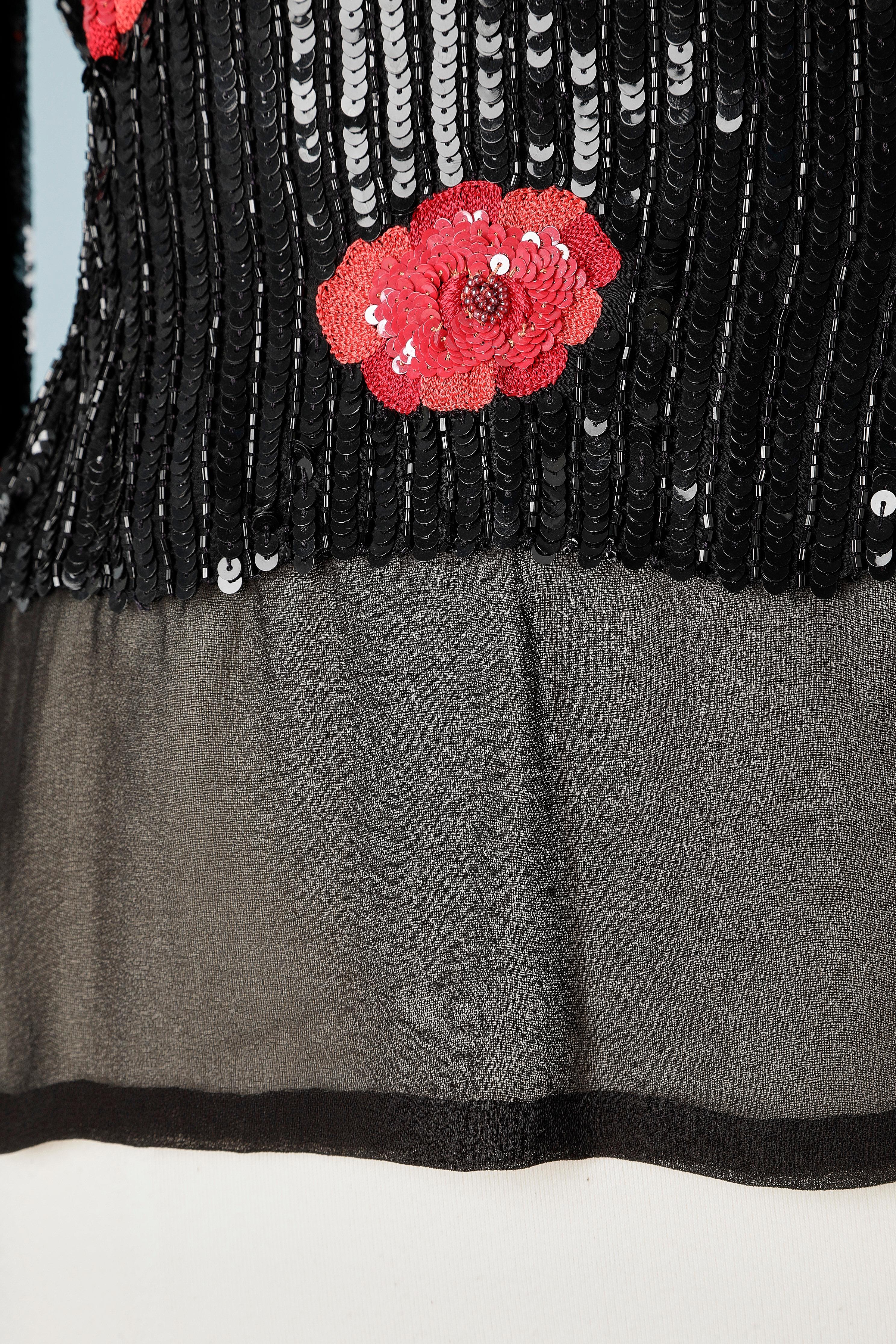 Evening top in black sequins and red flowers embroidered André Laug In Excellent Condition For Sale In Saint-Ouen-Sur-Seine, FR