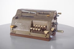 Everest Z5R Hand Crank Calculator, Italy