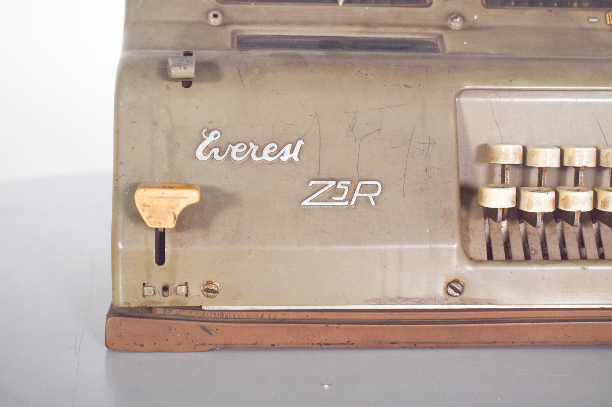Everest Z5R Hand-Kragen calculator, Italien im Zustand „Starke Gebrauchsspuren“ im Angebot in Lisboa, Lisboa