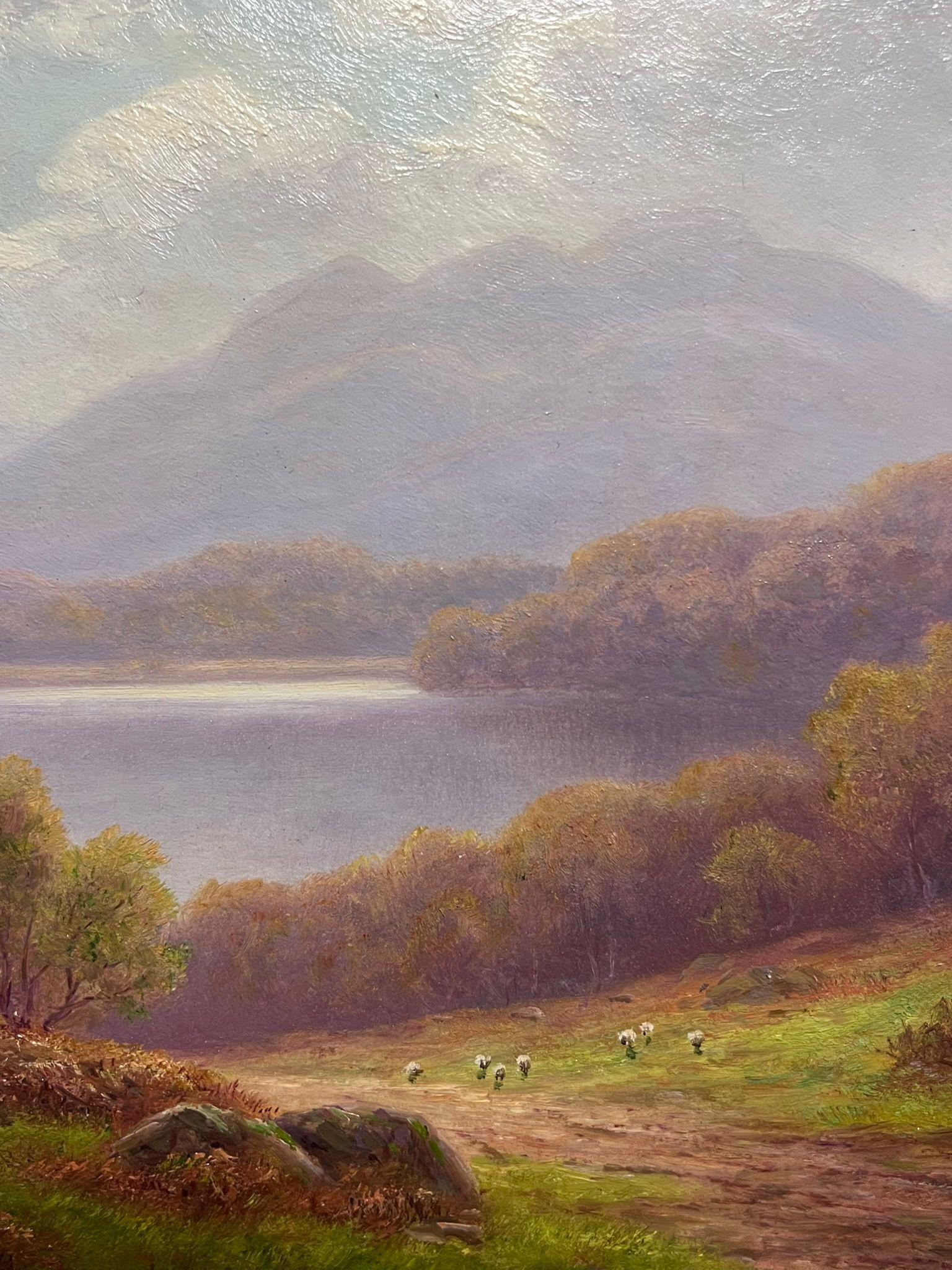 Paisaje tranquilo de las Highlands Ovejas pastando junto al lago Antique British Painting en venta 4