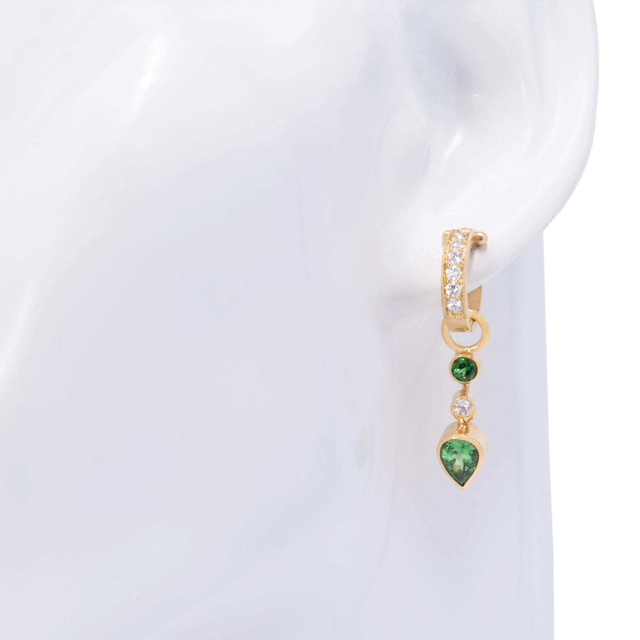Evergreen Tsavorite Garnet and Diamond Drop Earrings in 18 Karat Gold In New Condition For Sale In Santa Fe, NM