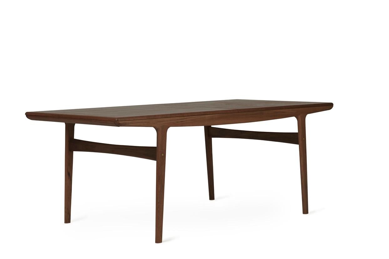 Postmoderne Table de salle à manger Evermore 190 en noyer par Warm Nordic en vente