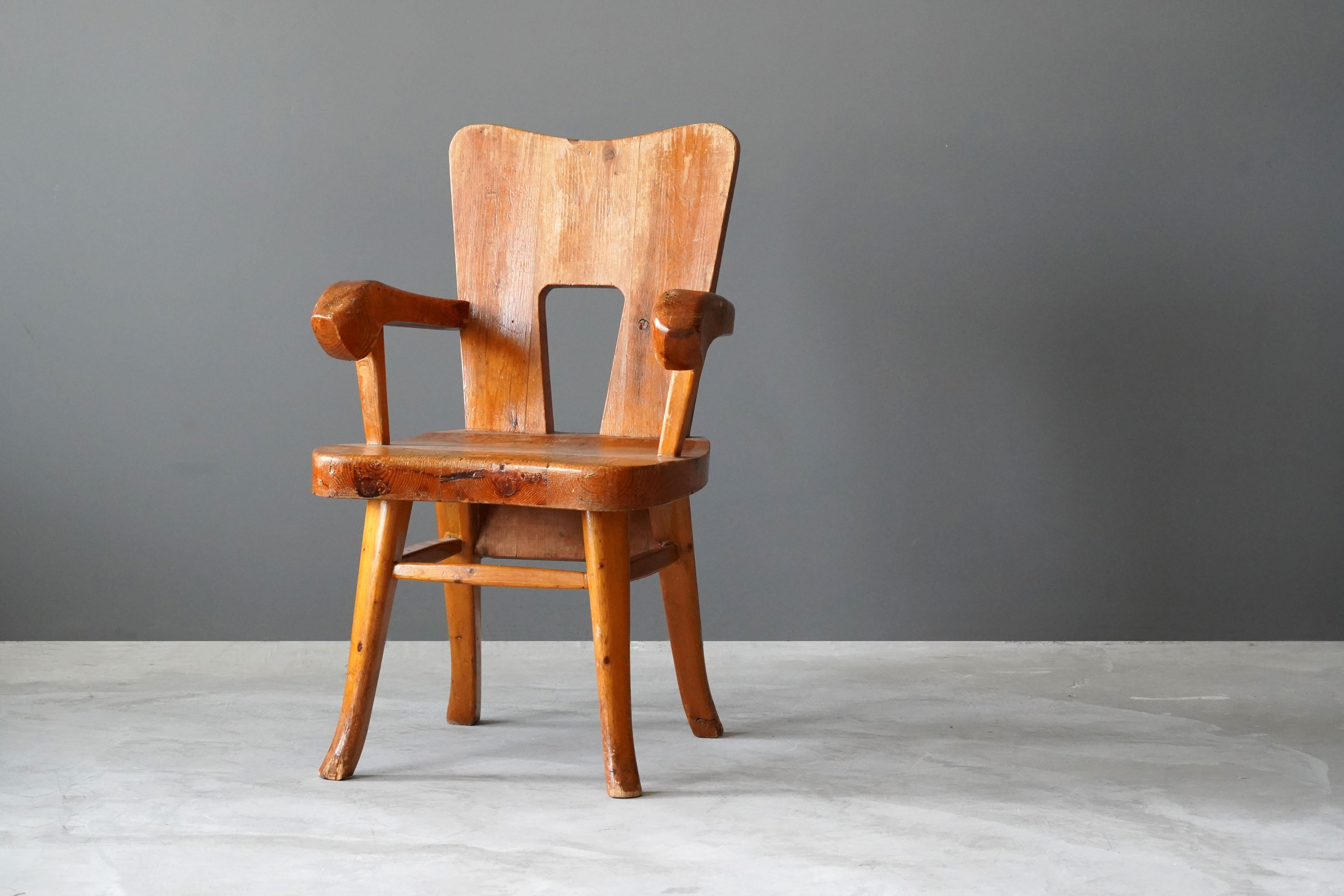 A unique modernist studio armchair. Signed Everstiluutnantti Hakkarainen, dated 1947. Produced in solid pine. 

Other designers of the period Carlo Mollino, Peder Moos, Axel Einar Hjorth, Franco Albini, and Charlotte Perriand.