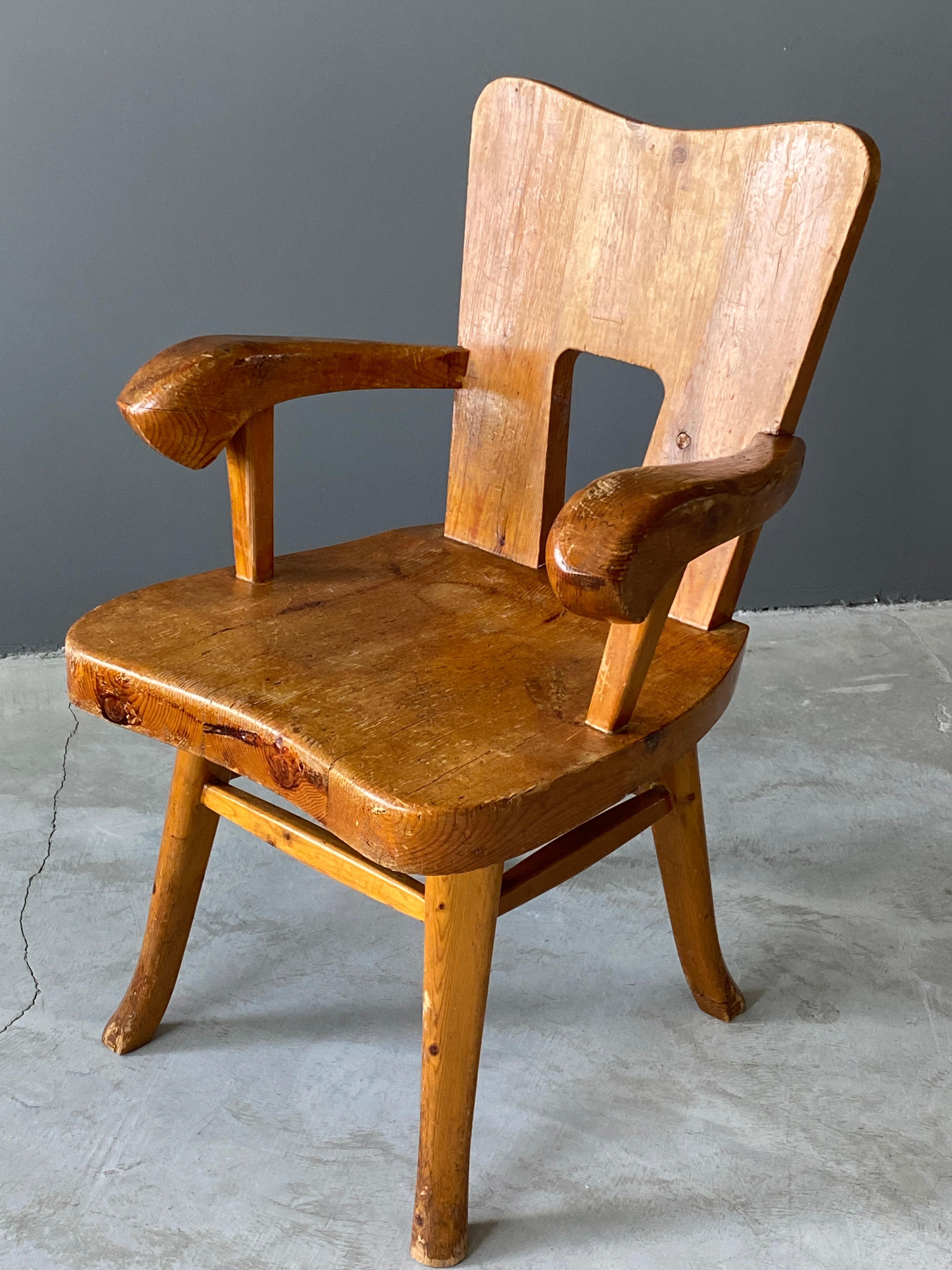 Scandinavian Modern Everstiluutnantti Hakkarainen, Modernist Armchair, Sculpted Pine, Finland, 1947