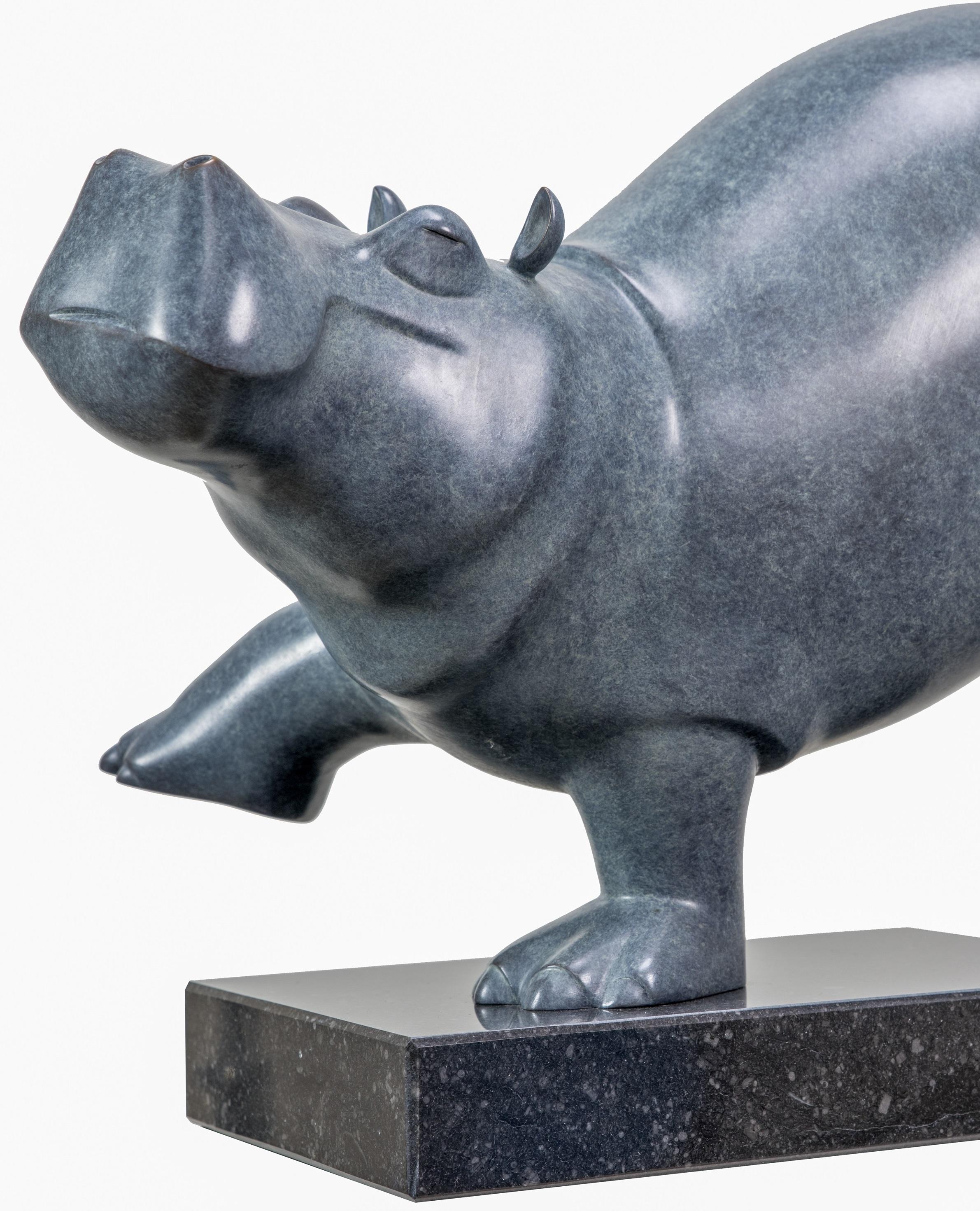 Dansende Hippo (Tanzender Hippo) Bronze-Figurative Tierskulptur, auf Lager (Zeitgenössisch), Sculpture, von Evert den Hartog