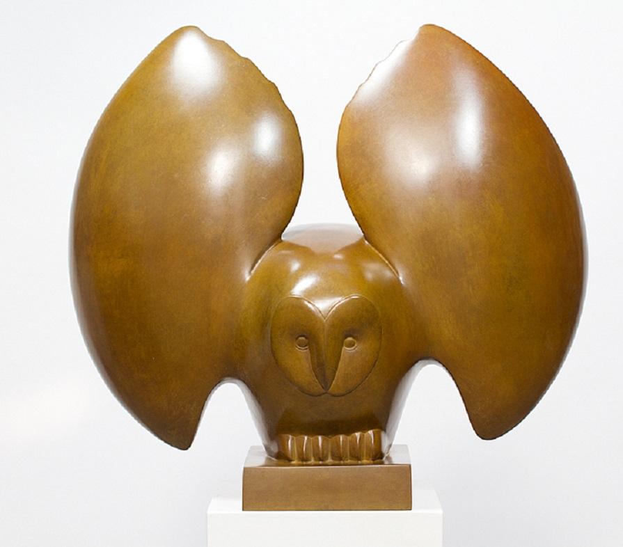 Evert den Hartog Figurative Sculpture - Landende Uil no. 4 - 2023 Landing Owl Bronze Sculpture Animal Bird  In Stock 