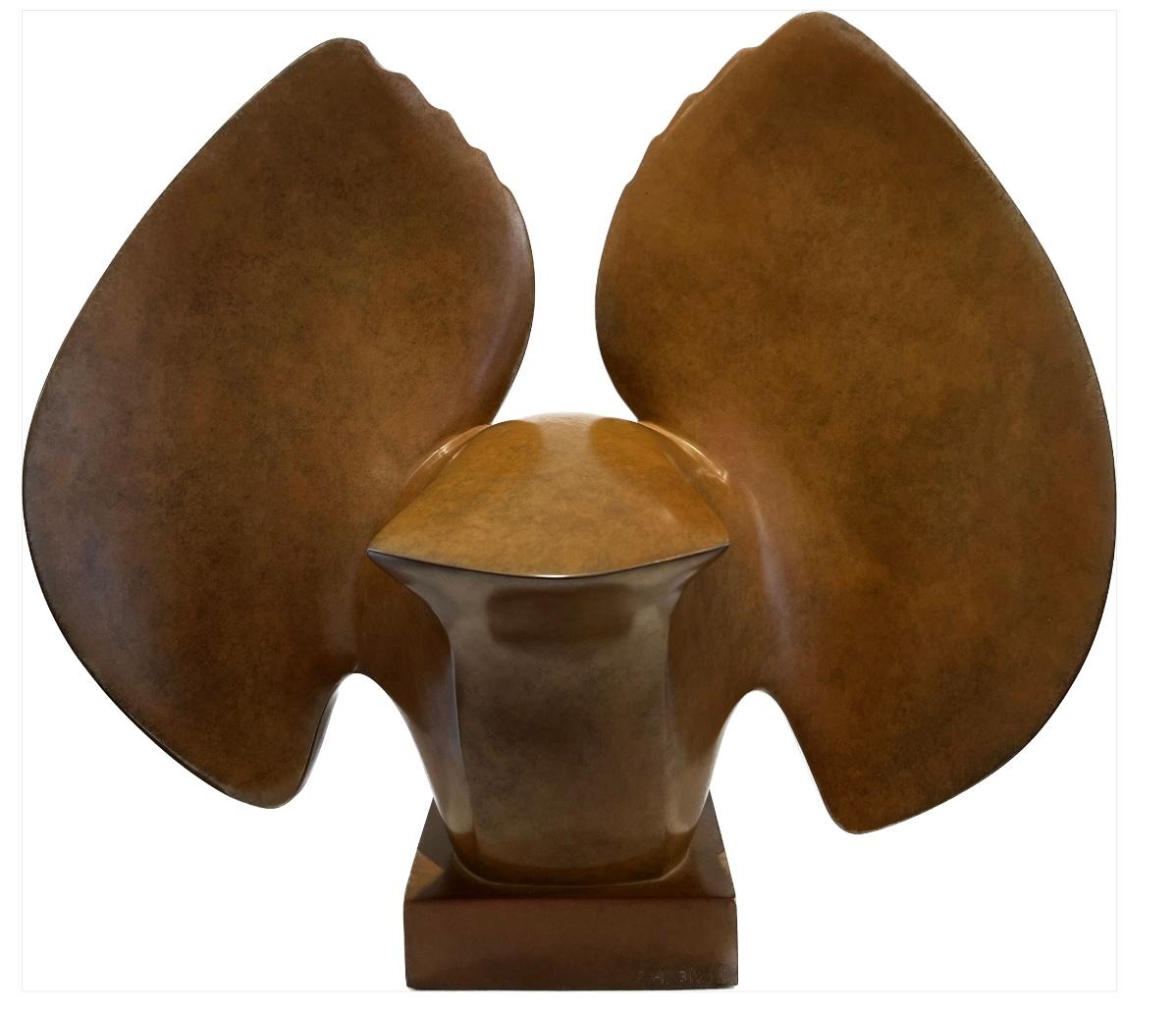 Landende Uil no. 5 - 2023 Landing Owl Bronze Sculpture Animal Bird  In Stock Limited Edition Brown Patina
Evert den Hartog (born in Groot-Ammers, The Netherlands in 1949) followed his education to be a sculptor at the Rotterdam Academy of Visual
