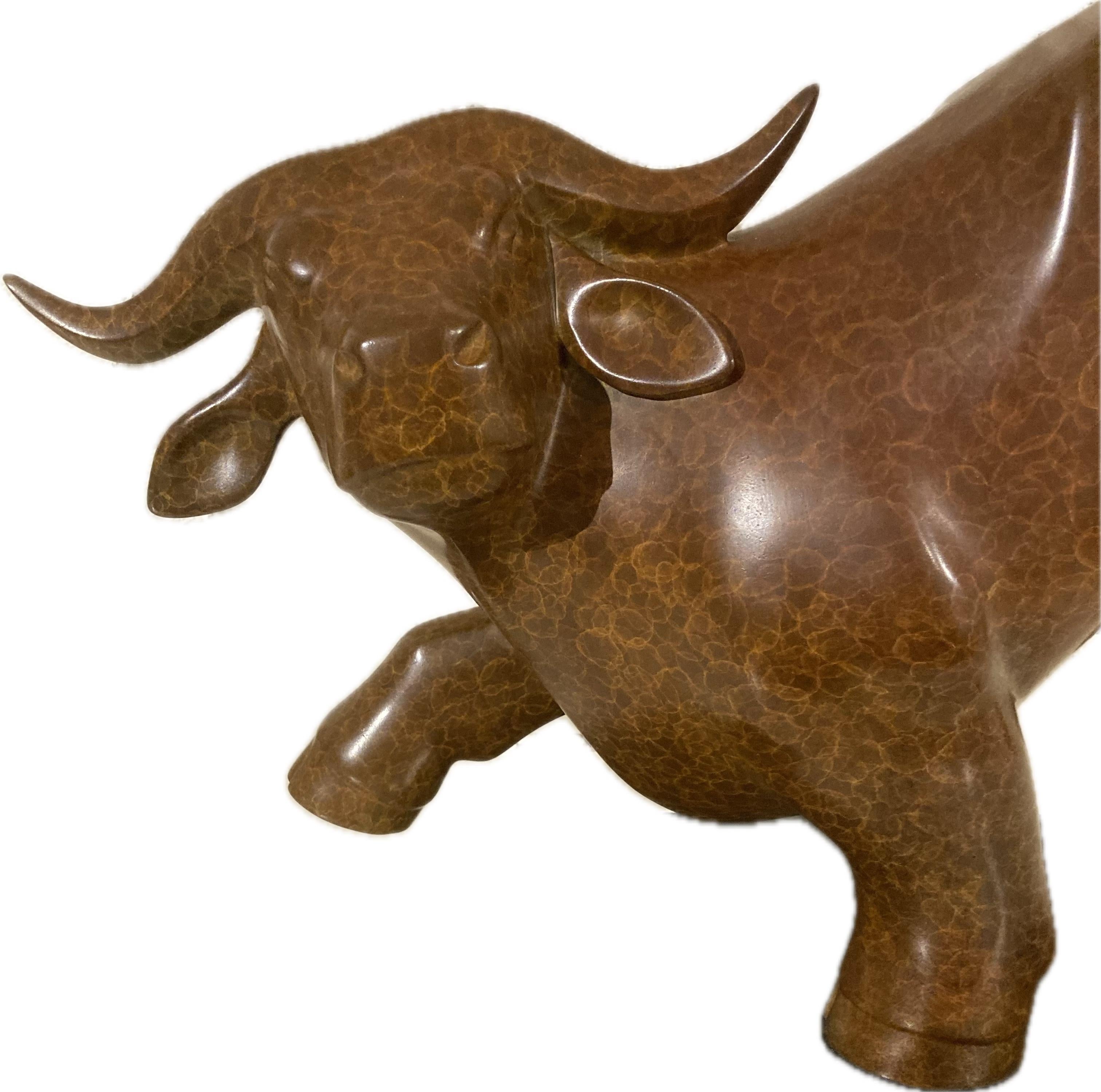 Lentestier no. 2 Spring Bull Bronze Sculpture Animal Contemporary 
Evert den Hartog (né à Groot-Ammers, aux Pays-Bas, en 1949) a suivi une formation de sculpteur à l'Académie des arts visuels de Rotterdam. Dans les années 1971-1976, ses professeurs