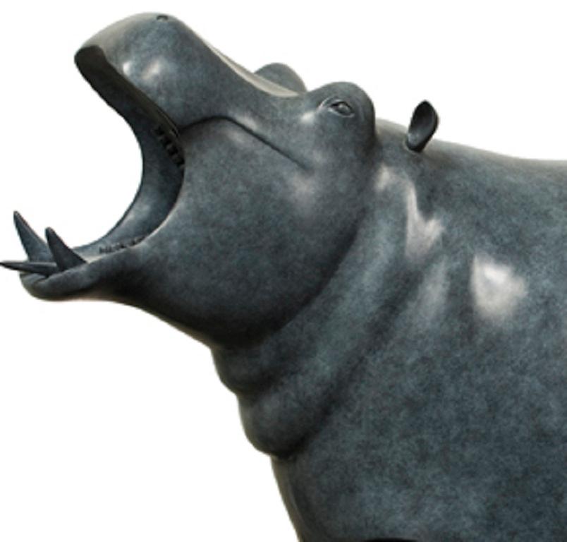 Nijlpaard Rhino-Bronze-Skulptur, Tiergraue Patina  (Gold), Figurative Sculpture, von Evert den Hartog