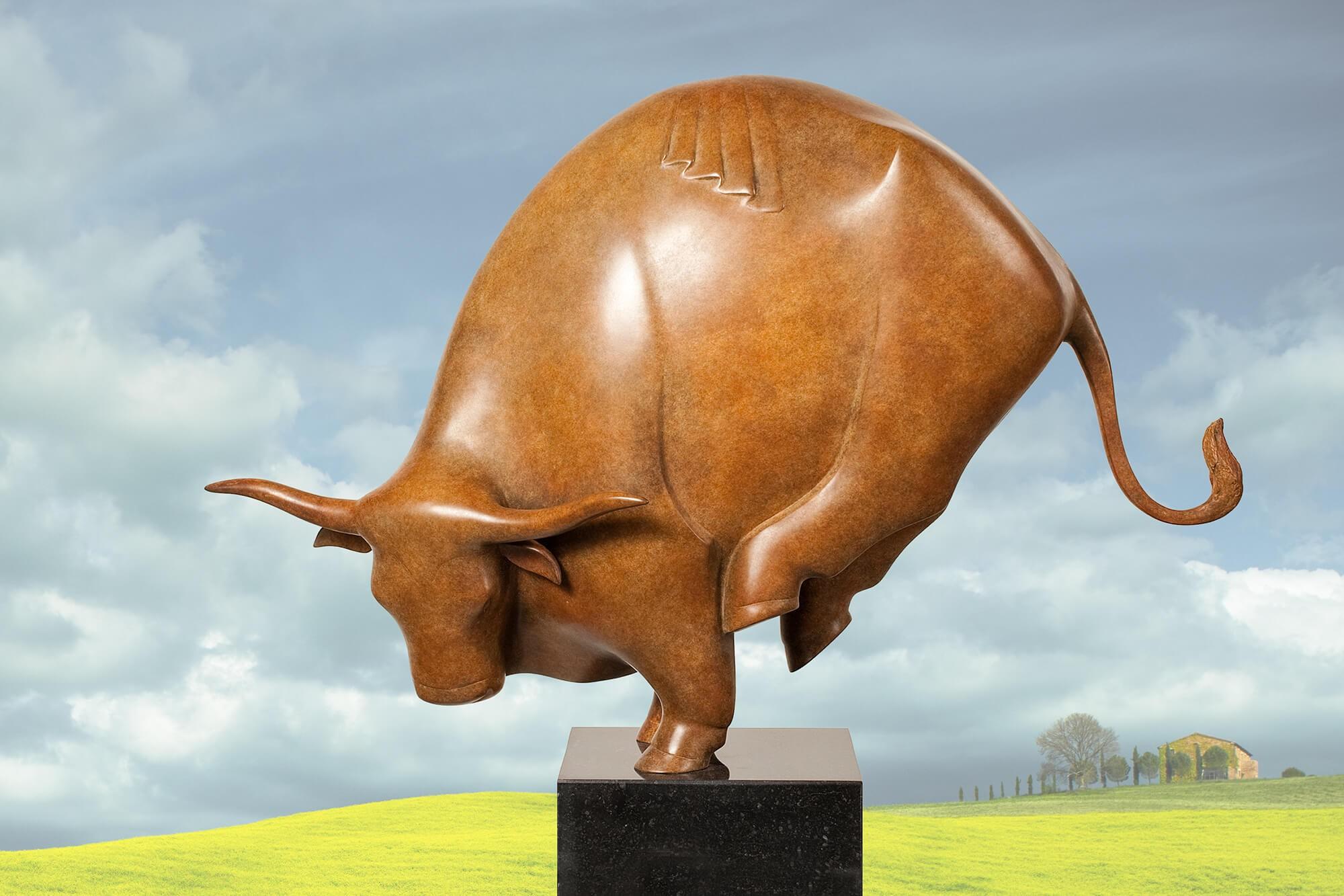 Op zoek naar Europa Looking for Europe Bronze Sculpture Mythology Bull In Stock - Gold Figurative Sculpture by Evert den Hartog