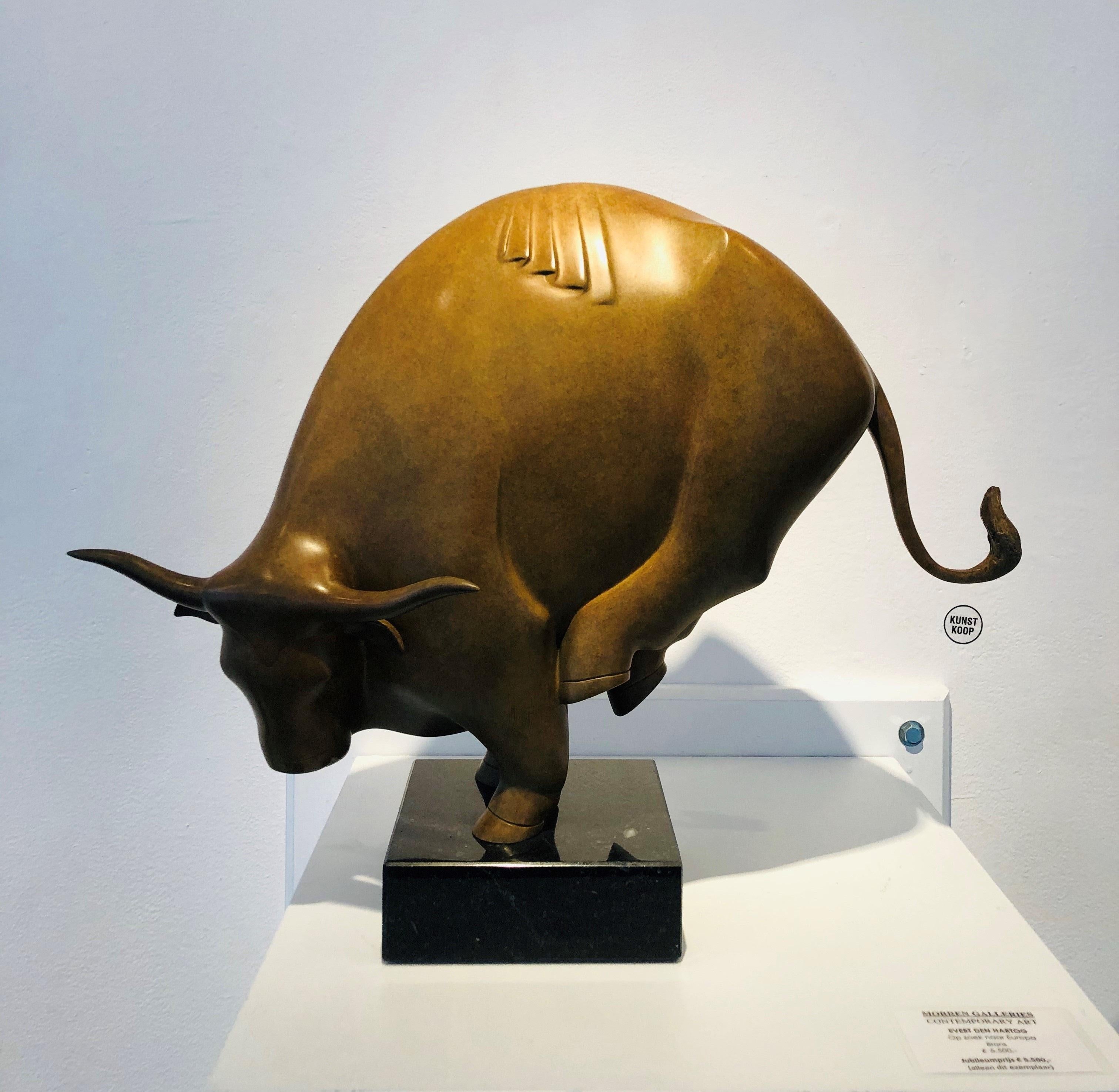Op zoek naar Europa Looking for Europe Bronze Sculpture Mythology Bull In Stock

Evert den Hartog (born in Groot-Ammers, The Netherlands in 1949) followed his education to be a sculptor at the Rotterdam Academy of Visual Arts. In the years 1971-1976