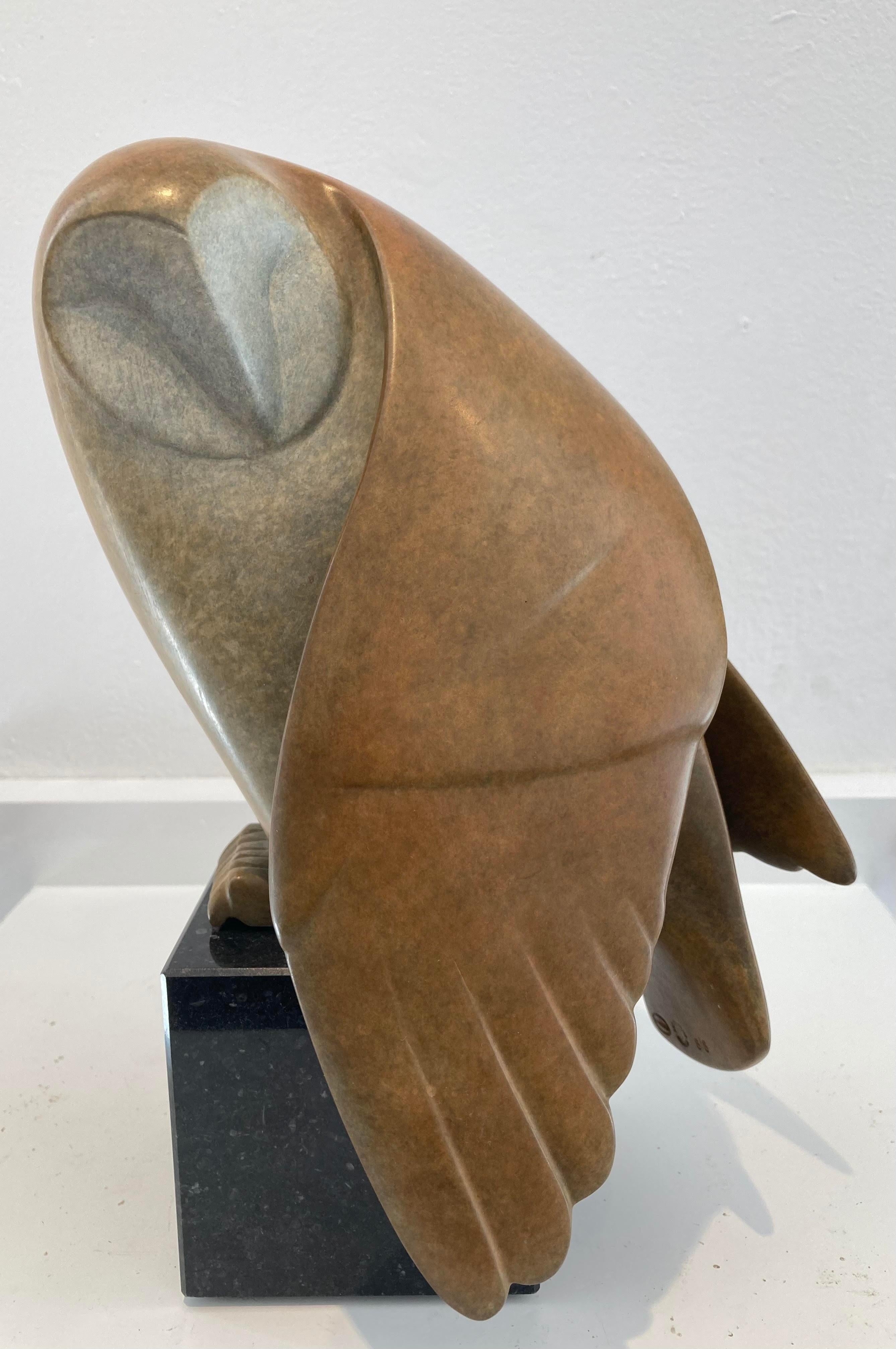 Opkijkende Uil no. 1  (Owl Looking Up) Bronze Sculpture Bird Contemp In Stock For Sale 2
