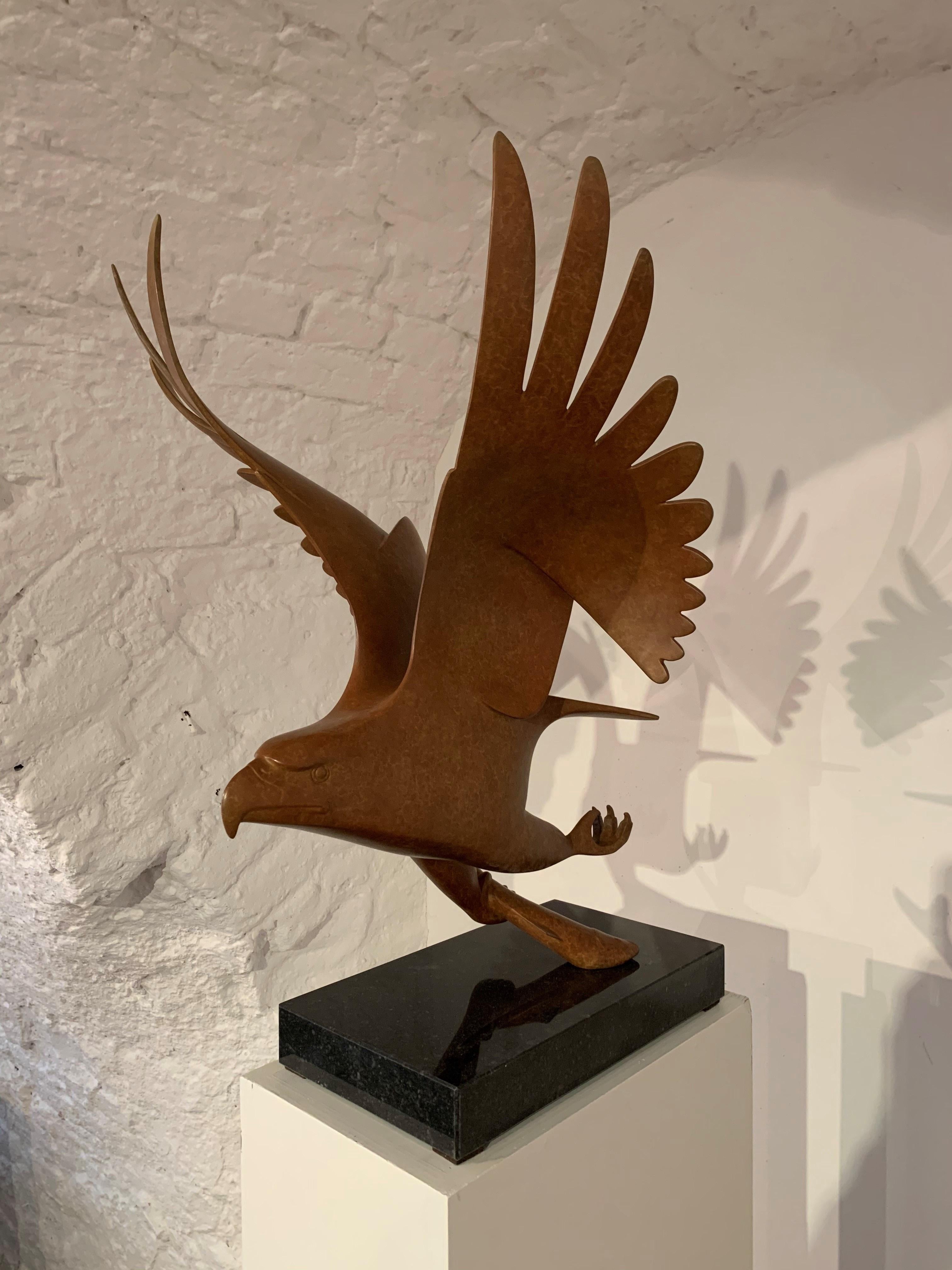 Roofvogel a rencontré Vis n° 1 Oiseau de Père Sculpture Animal Contemporain en Bronze en vente 3