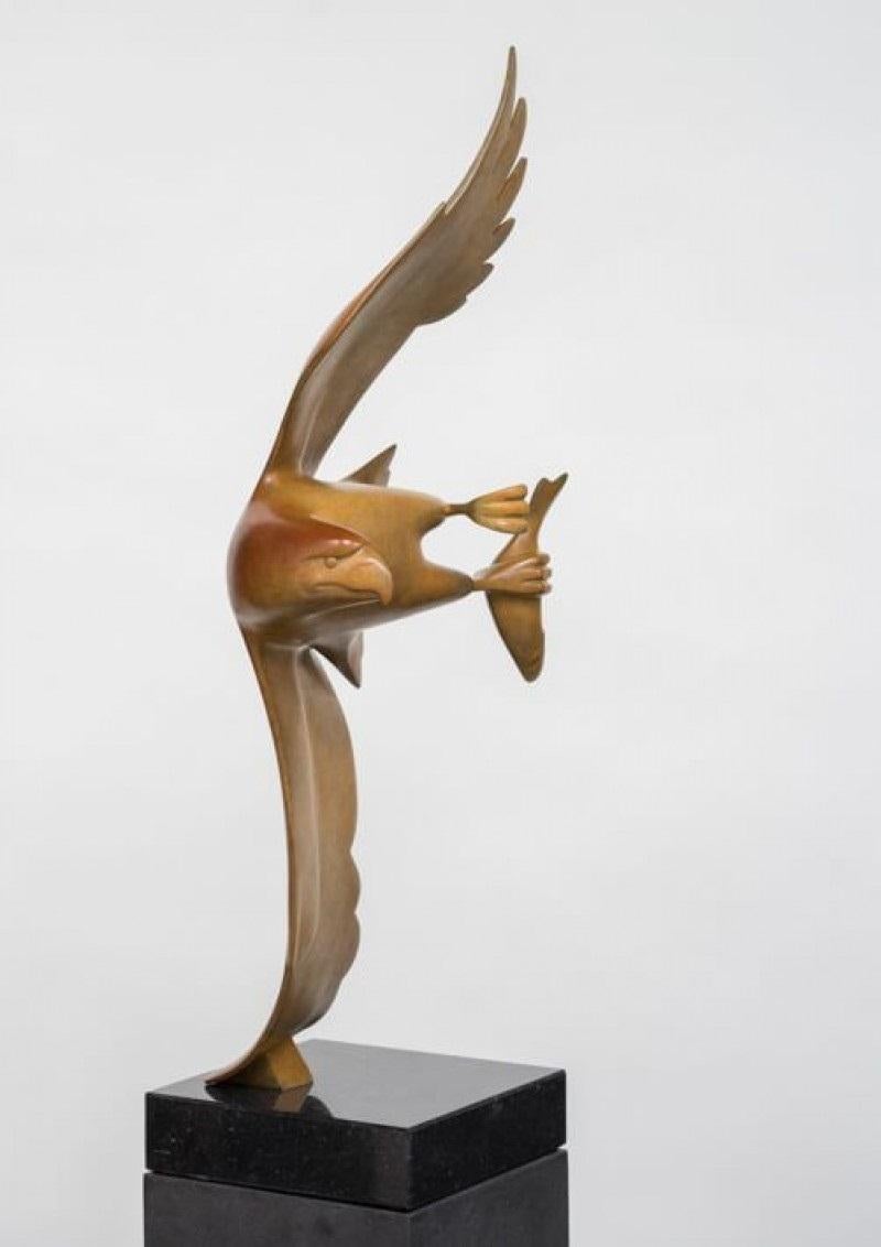 Evert den Hartog Figurative Sculpture - Roofvogel met Vis no. 4 Bird of Prey with Fish Bronze Sculpture In Stock