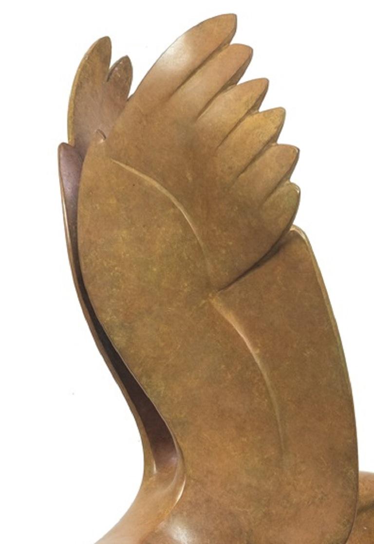 Roofvogel no. 2 Oiseau de proie Sculpture en bronze Animal Contemporary - Or Figurative Sculpture par Evert den Hartog