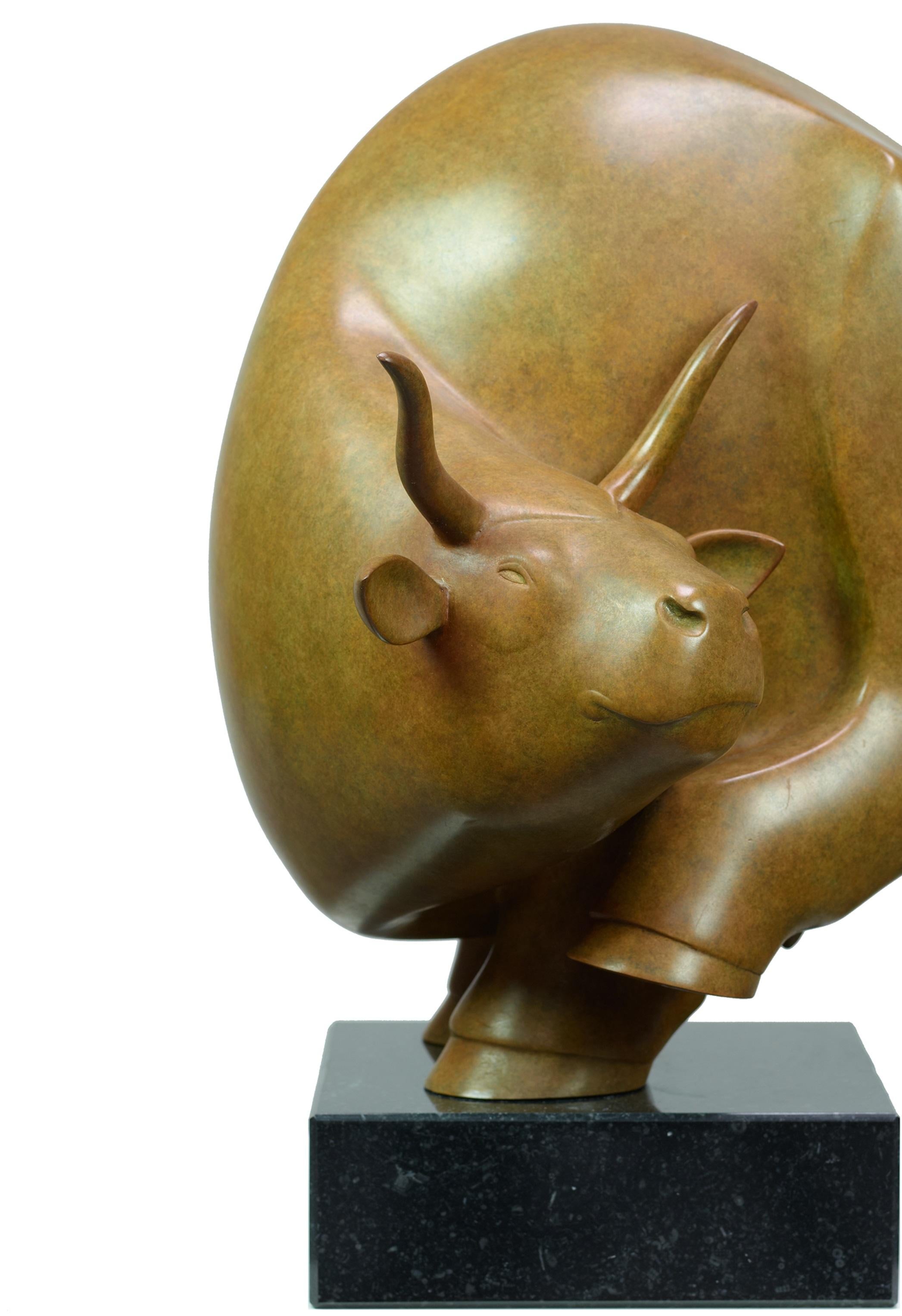 Stier Klein Toro Escultura Pequeña Bronce Animal Contemporáneo - Figurative Sculpture Oro de Evert den Hartog