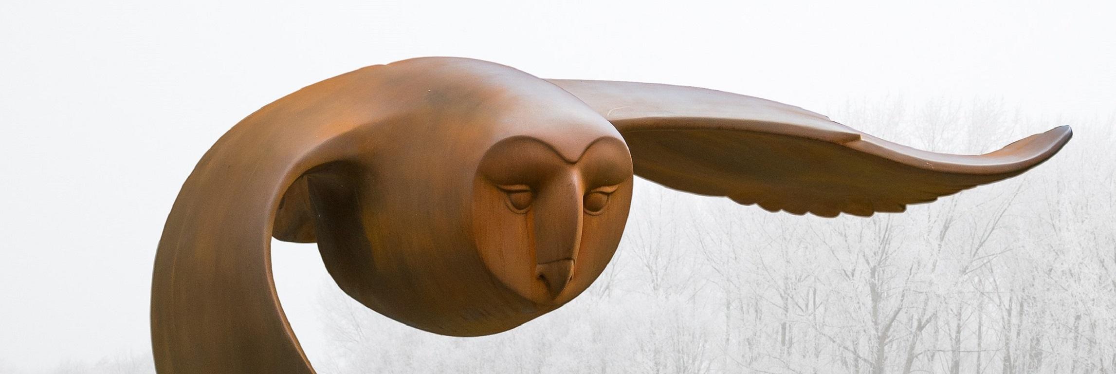 Sculpture de grand oiseau volant en polyester Cortensteel en forme de clou de Vliegende, en stock - Gris Figurative Sculpture par Evert den Hartog