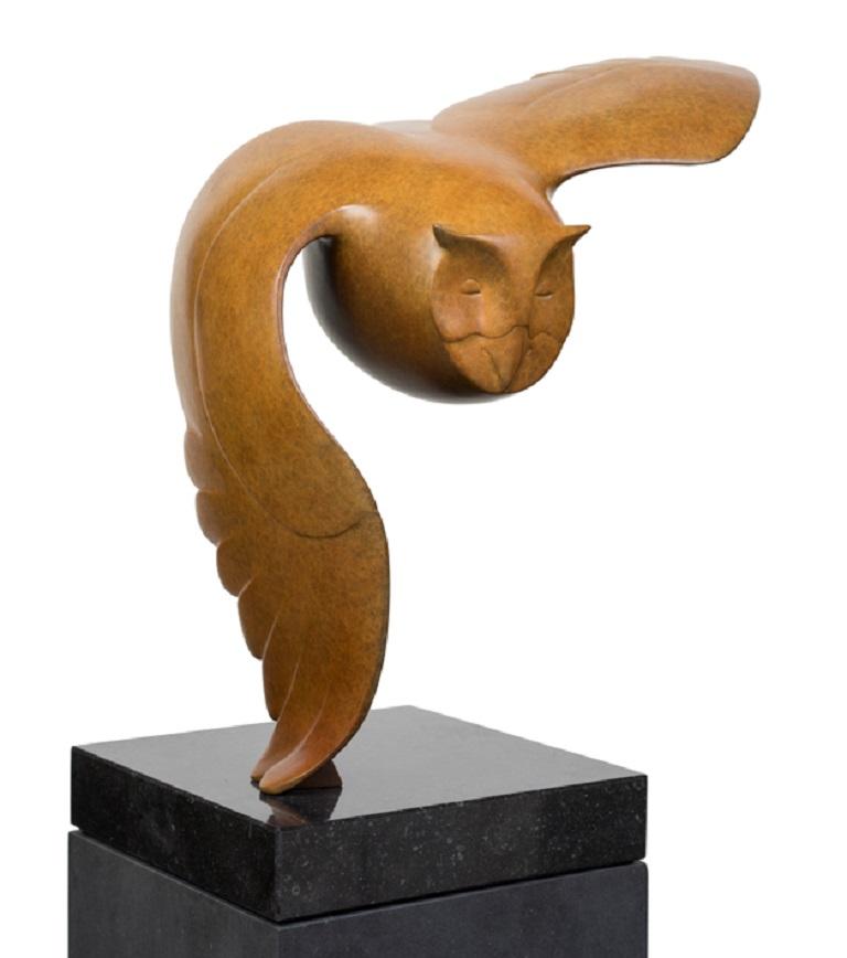 Evert den Hartog Figurative Sculpture – Vliegende Uil no. 3 Fliegende Eule, Bronzeskulptur, Wildtier, zeitgenössisch