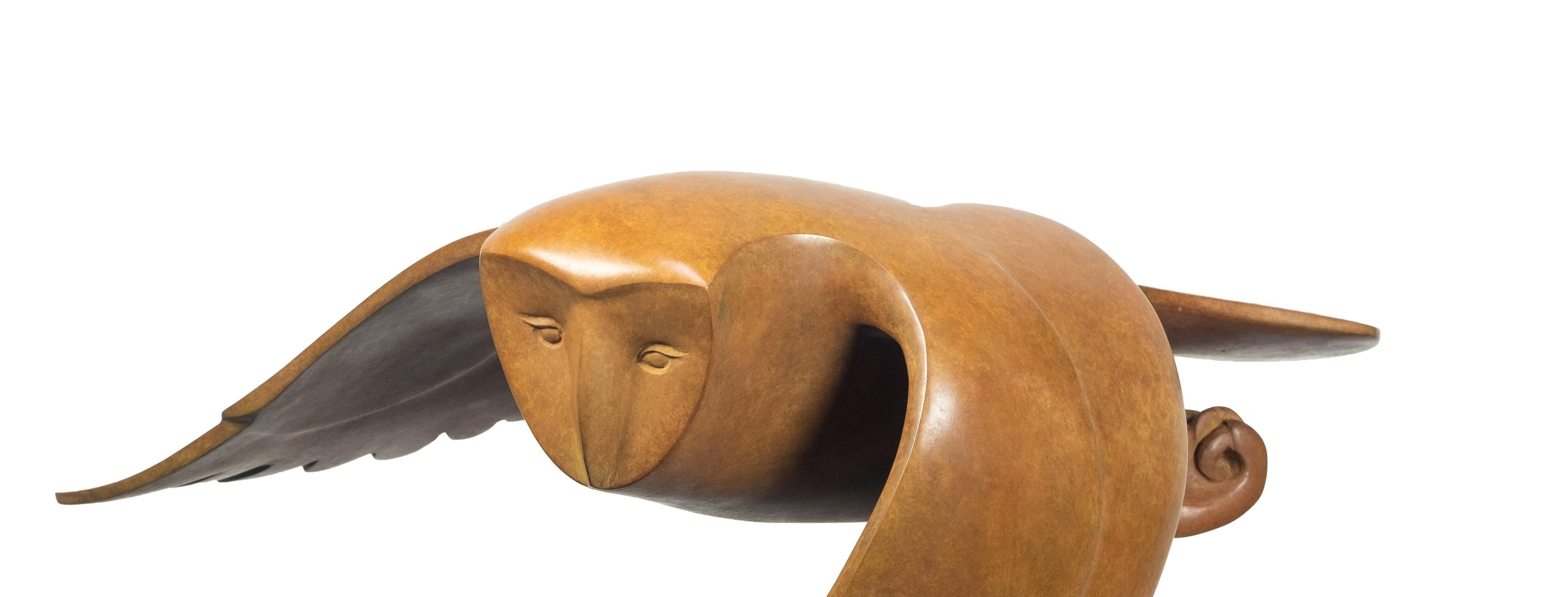 Sculpture animalière Vliegende Uil n° 5 (hibou volant)   - Or Figurative Sculpture par Evert den Hartog