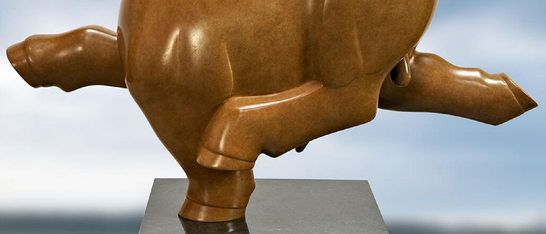 Wandelende Stier no. 3 Groot – Großer gehender Stier, Bronzeskulptur, Tier  (Zeitgenössisch), Sculpture, von Evert den Hartog