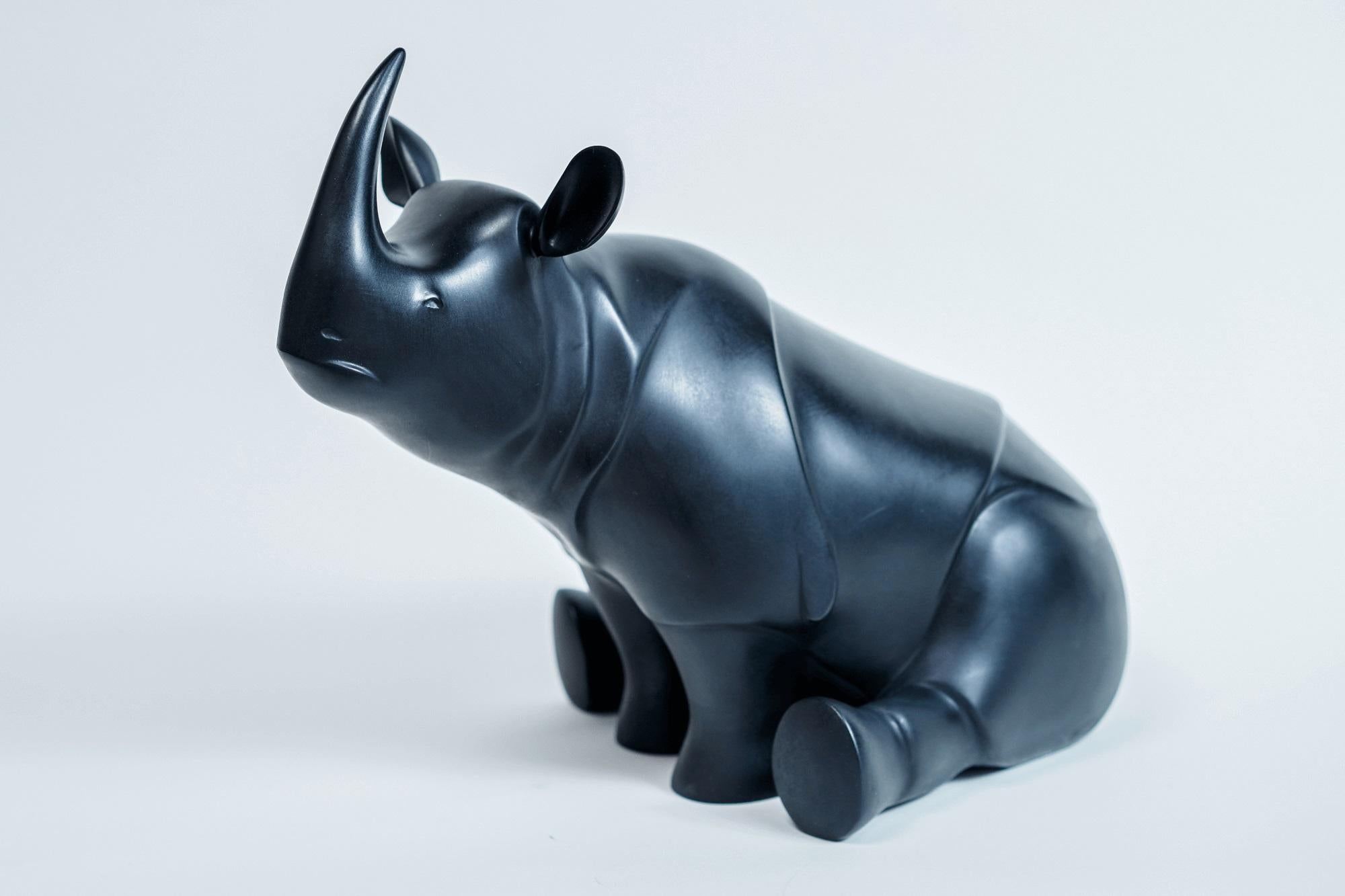 Evert den Hartog Figurative Sculpture - Zittende Neushoorn Rhino Sitting Bronze Sculpture Wild Animal Limited Edition