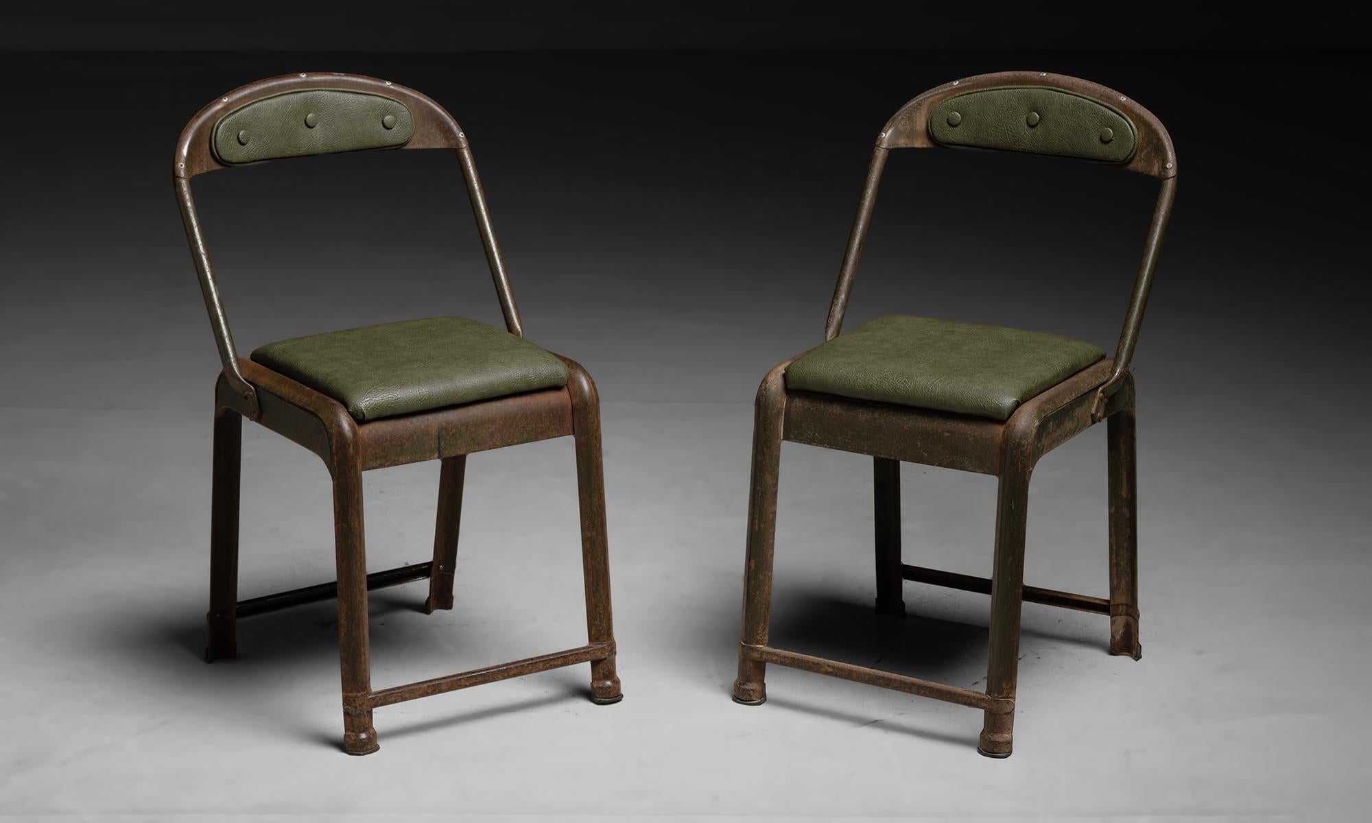 Evertaut Factory Chairs

England circa 1950

Originally from the Evertaut Factory.

Measures 18.25”w x 18”d x 32”h x 19”seat