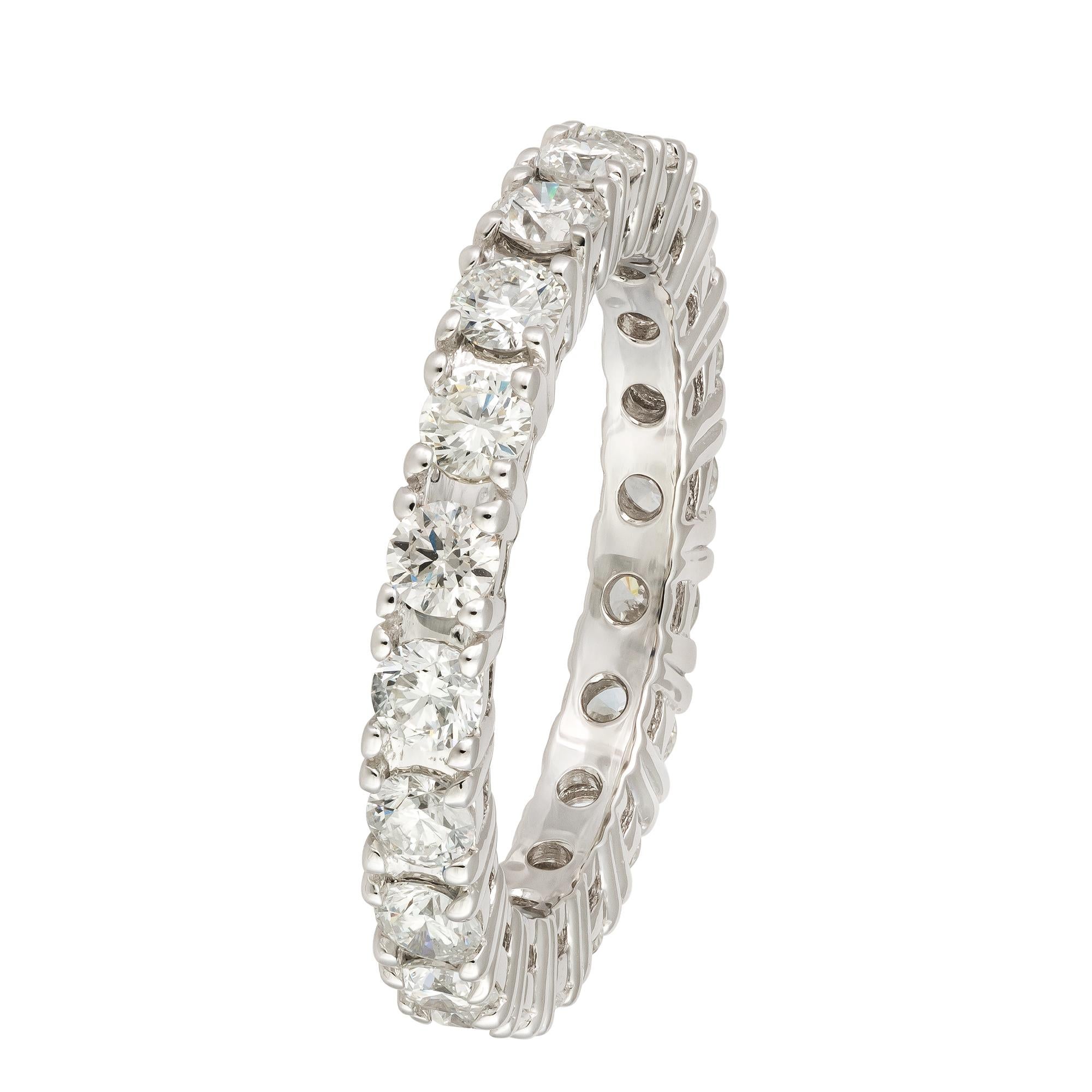 Im Angebot: Jeder Tag-Ring aus weißem 18 Karat Gold mit weißen Diamanten für ihr () 2