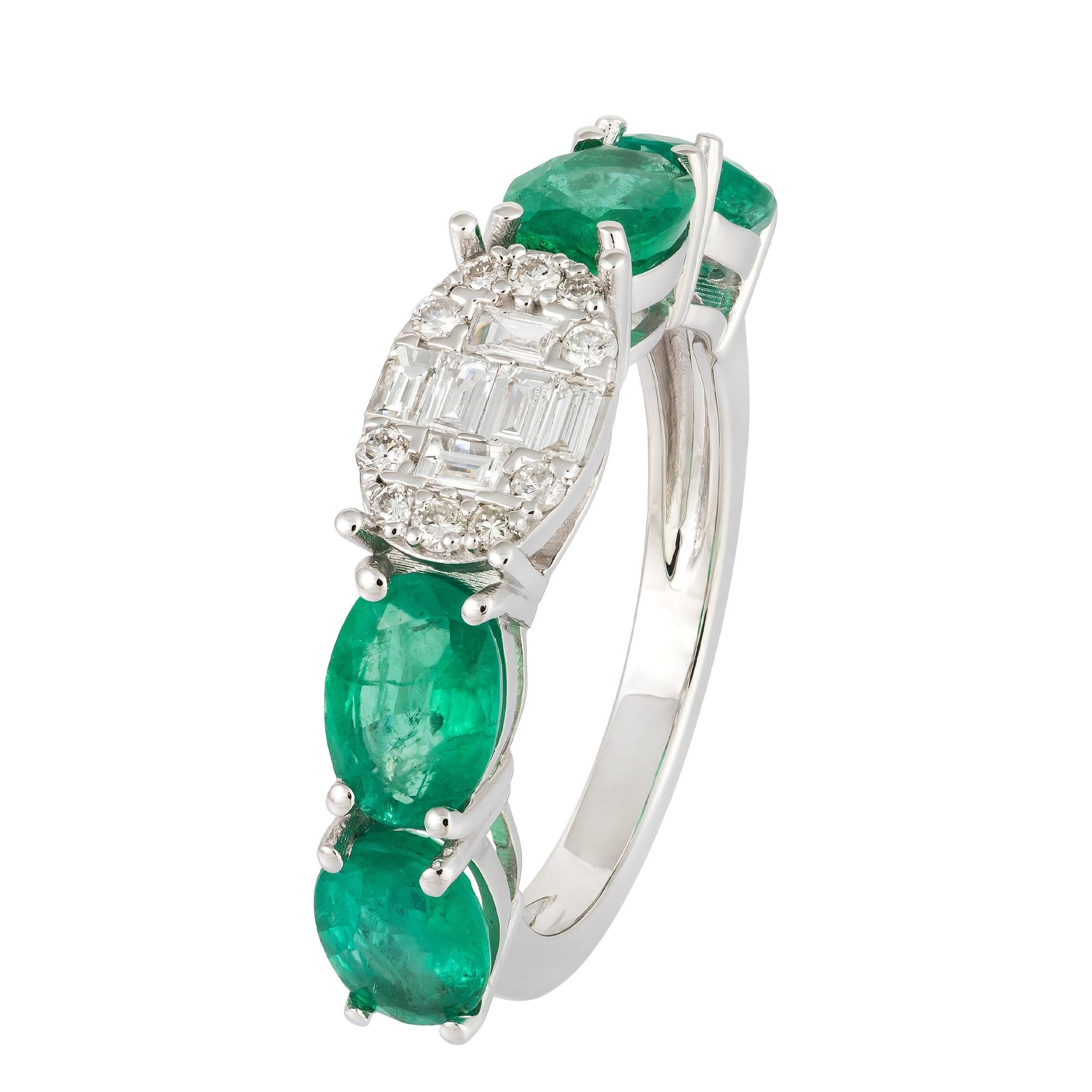 For Sale:  Every Day Emerald White 18K Gold White Diamond Ring for Her 2