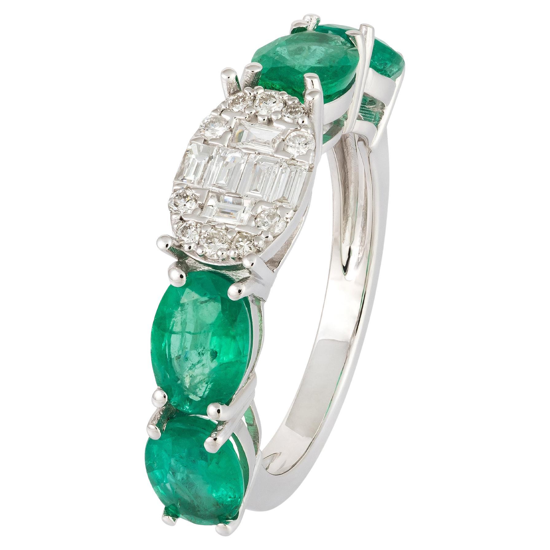 For Sale:  Every Day Emerald White 18K Gold White Diamond Ring for Her