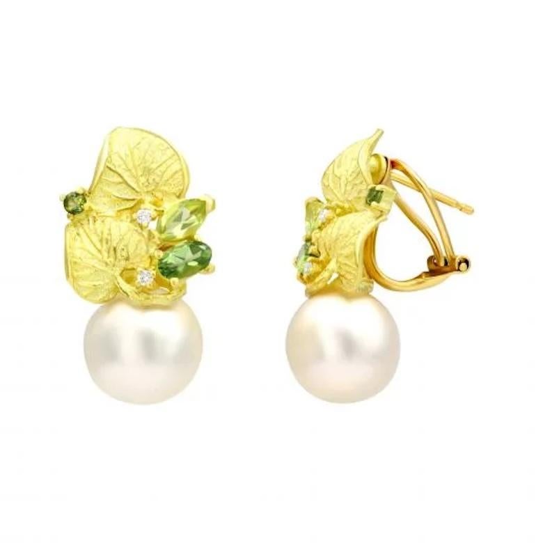 Round Cut Every Day Pearl Chrysolite Yellow 18K Gold Earrings  for Her For Sale