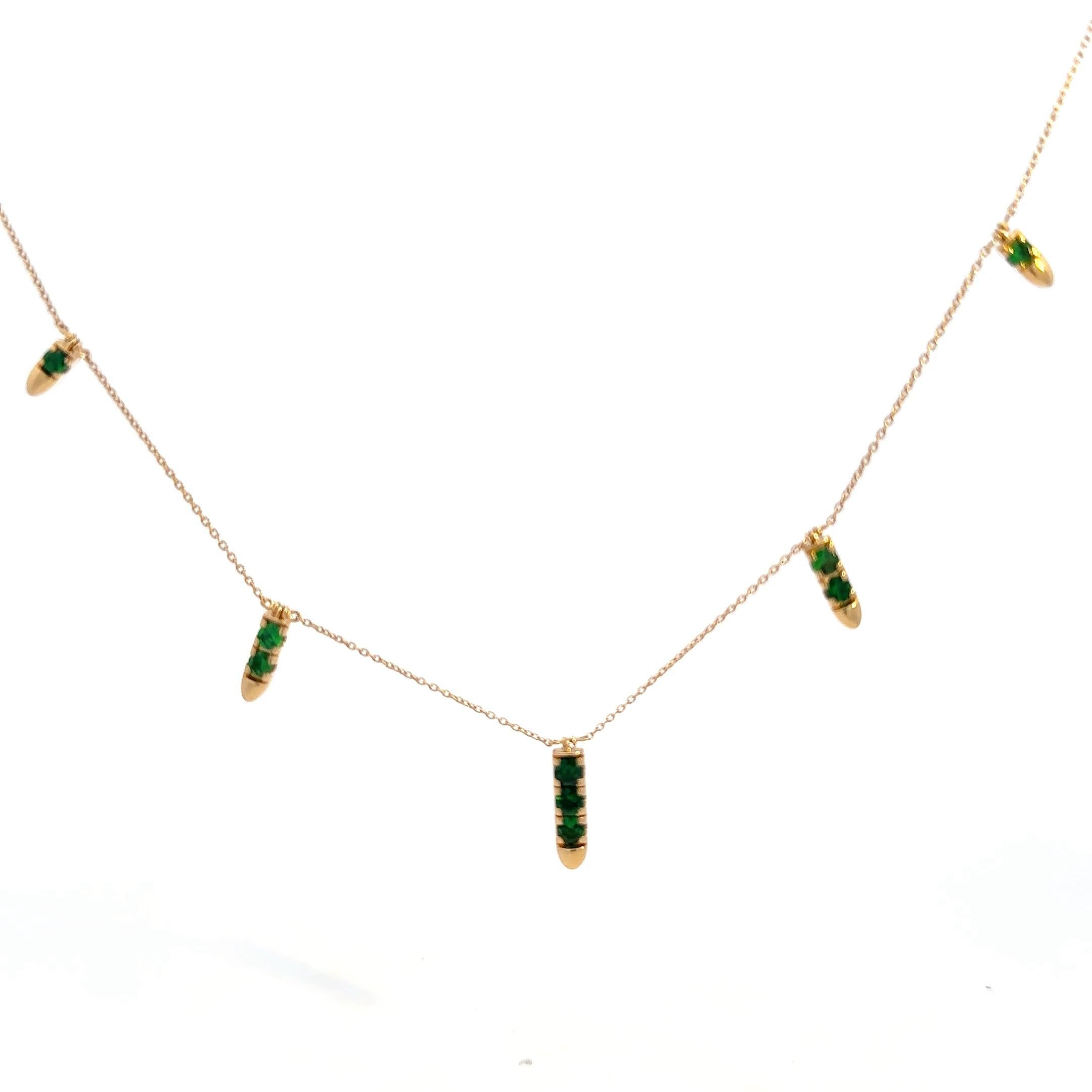Moderne Collier Every Day Tsavorite en or jaune 18K pour elle en vente