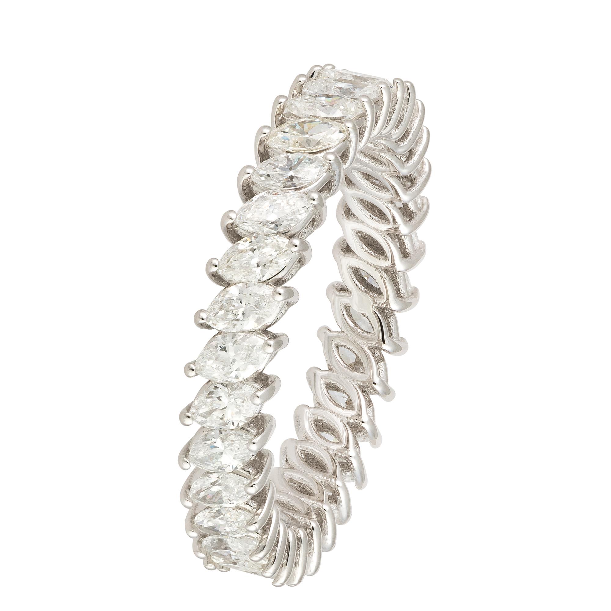 Im Angebot: Jeder Tag Weißer 18 Karat Gold Weißer Diamantring für ihr () 3