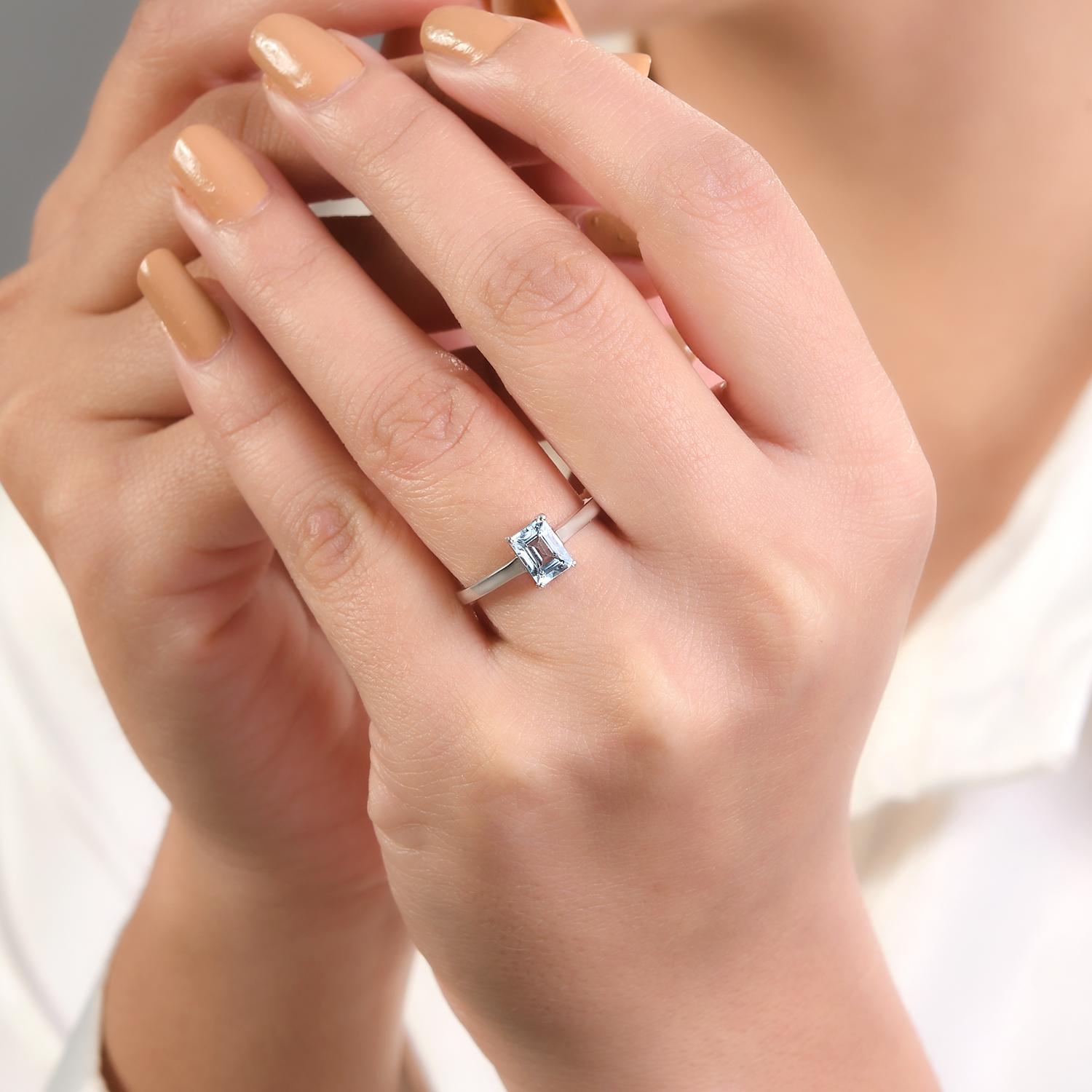 For Sale:  Everyday Aquamarine Solitaire Ring for Women in 14k Solid White Gold 6