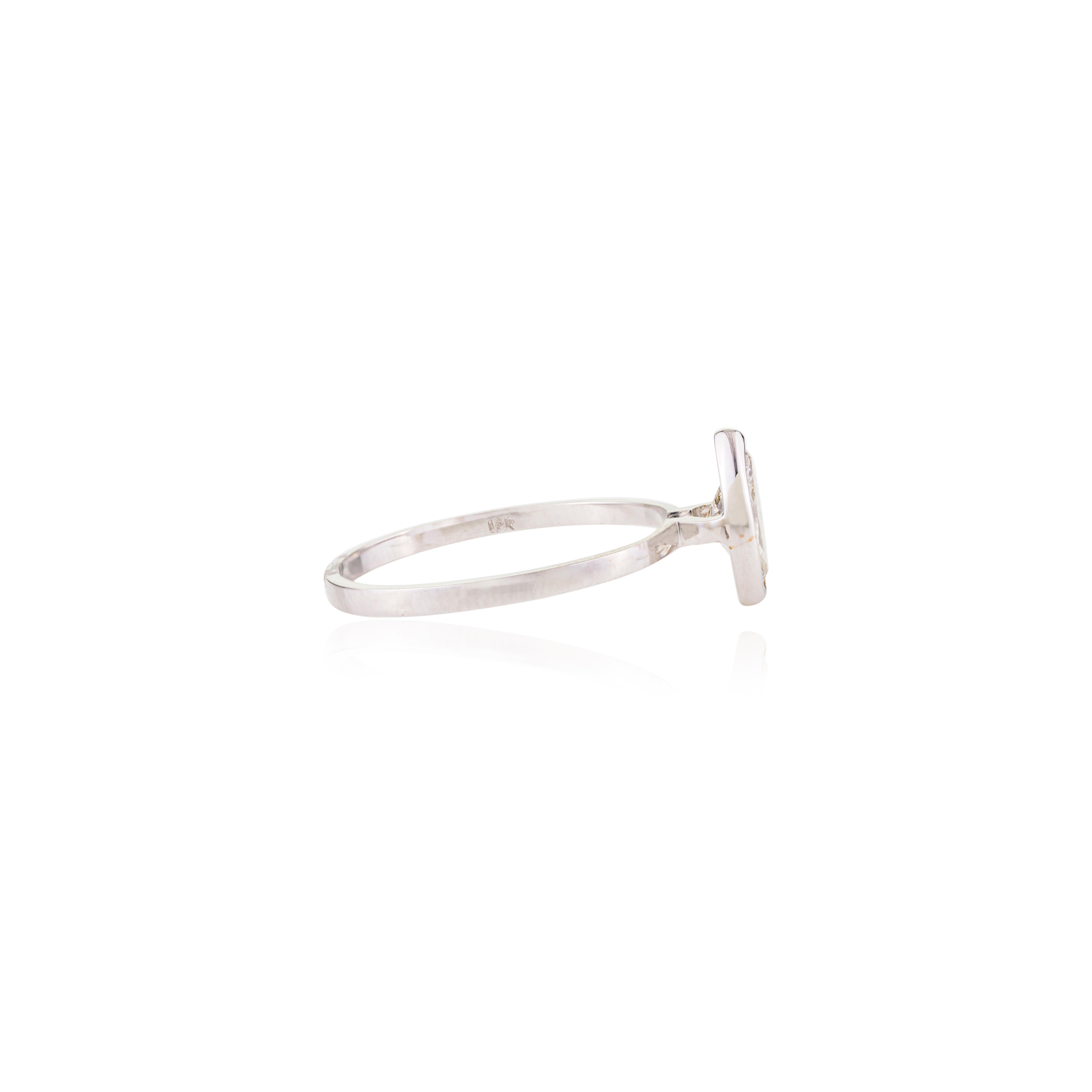 En vente :  Bague solitaire à diamant Marquise Everyday en or blanc massif 18k, sertie d'un chaton 5