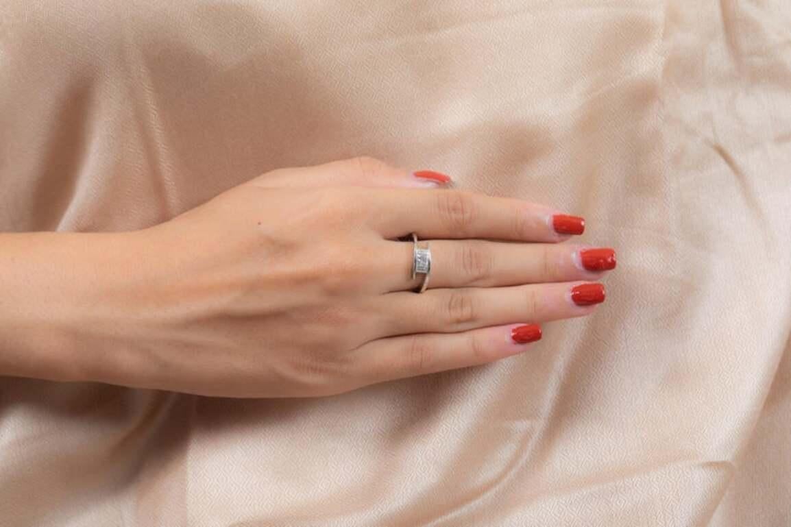 En vente :  Gift for Girlfriend en or blanc massif 18 carats avec diamants naturels de couleur « Everyday Dainty » 10