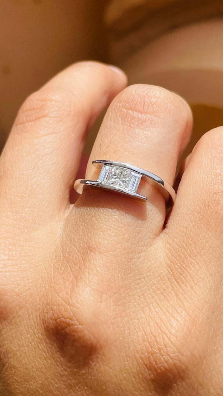 En vente :  Gift for Girlfriend en or blanc massif 18 carats avec diamants naturels de couleur « Everyday Dainty » 13